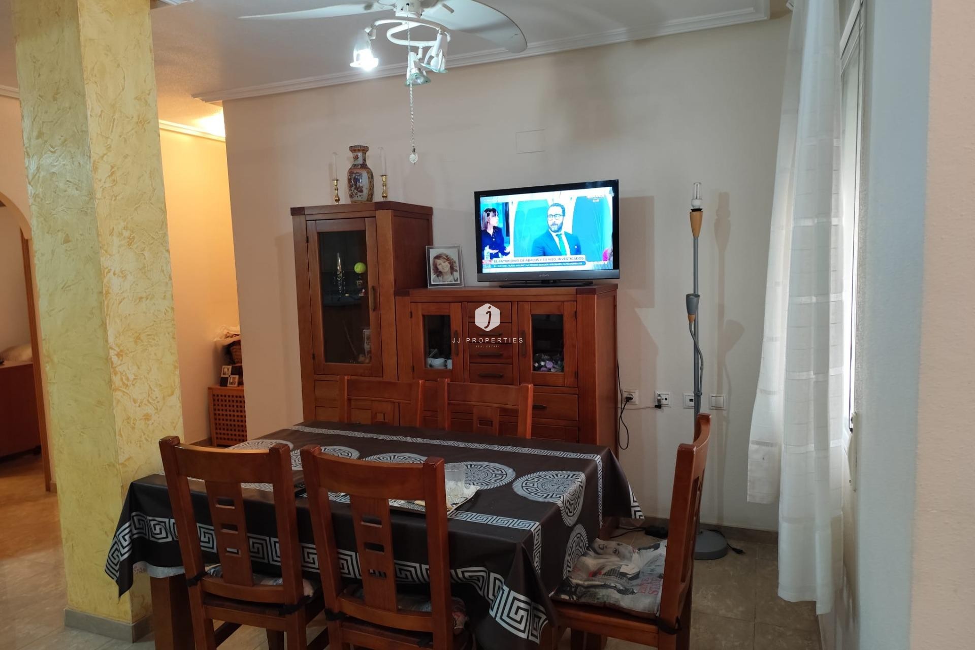 Z drugiej ręki - Mieszkanie w bloku -
Torrevieja - Estacion de autobuses