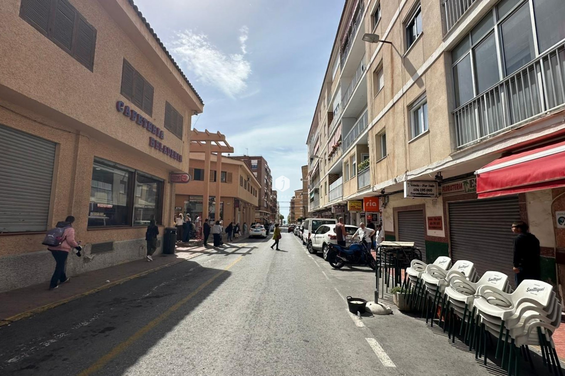 Z drugiej ręki - Mieszkanie w bloku -
Torrevieja - Estacion de autobuses