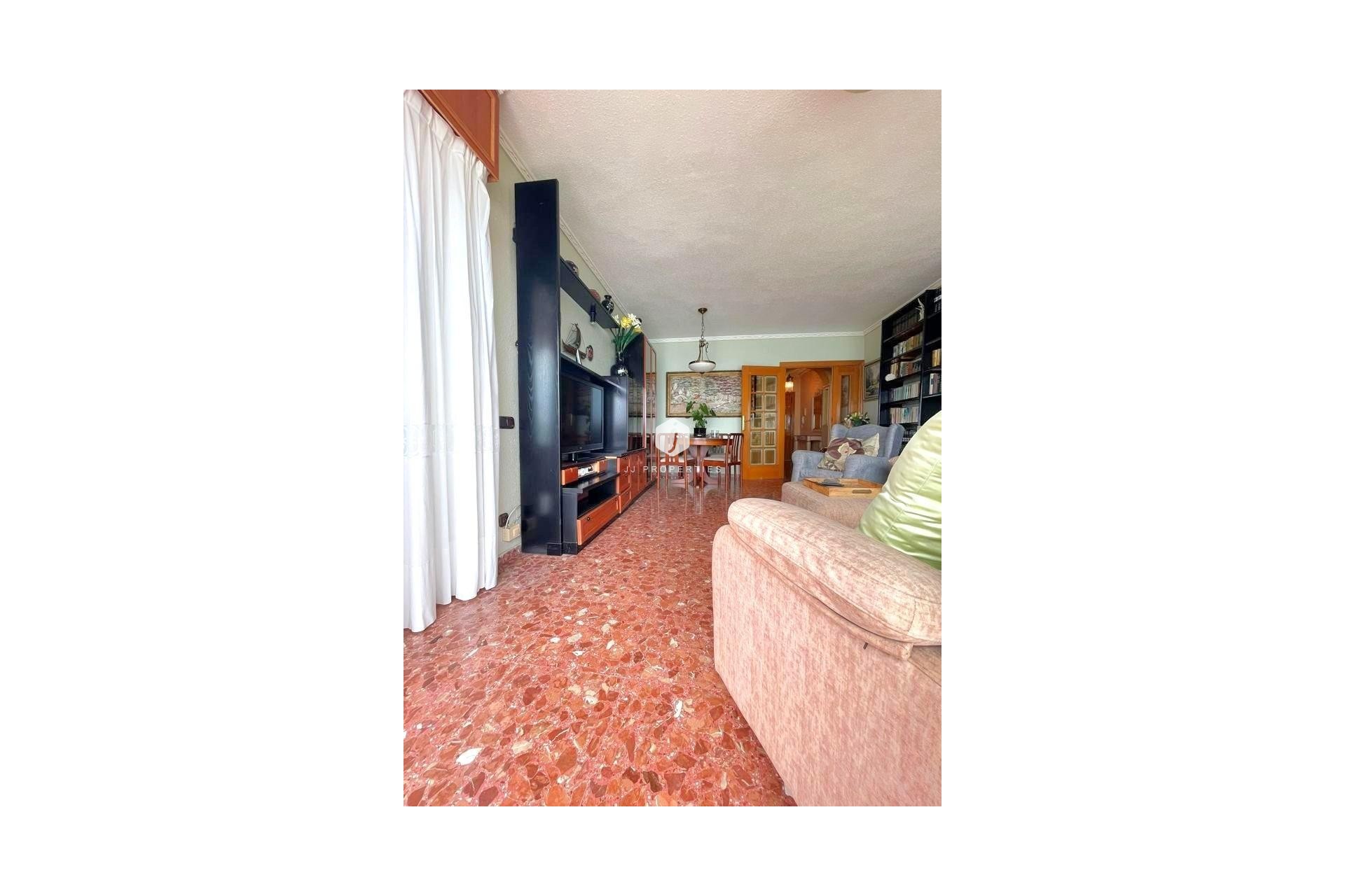 Z drugiej ręki - Mieszkanie w bloku -
Torrevieja - Estacion de autobuses