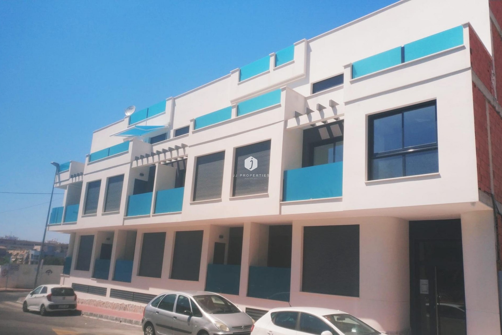 Z drugiej ręki - Mieszkanie w bloku -
Torrevieja - Estacion de autobuses