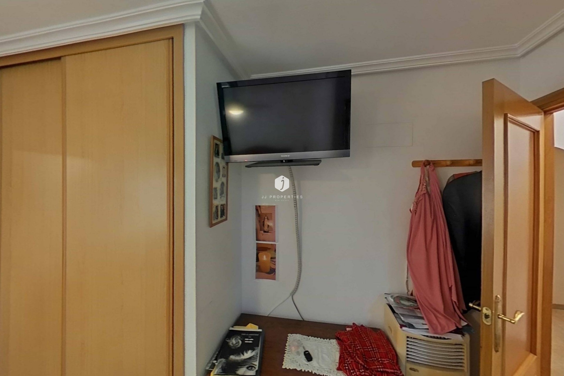 Z drugiej ręki - Mieszkanie w bloku -
Torrevieja - Estacion de autobuses
