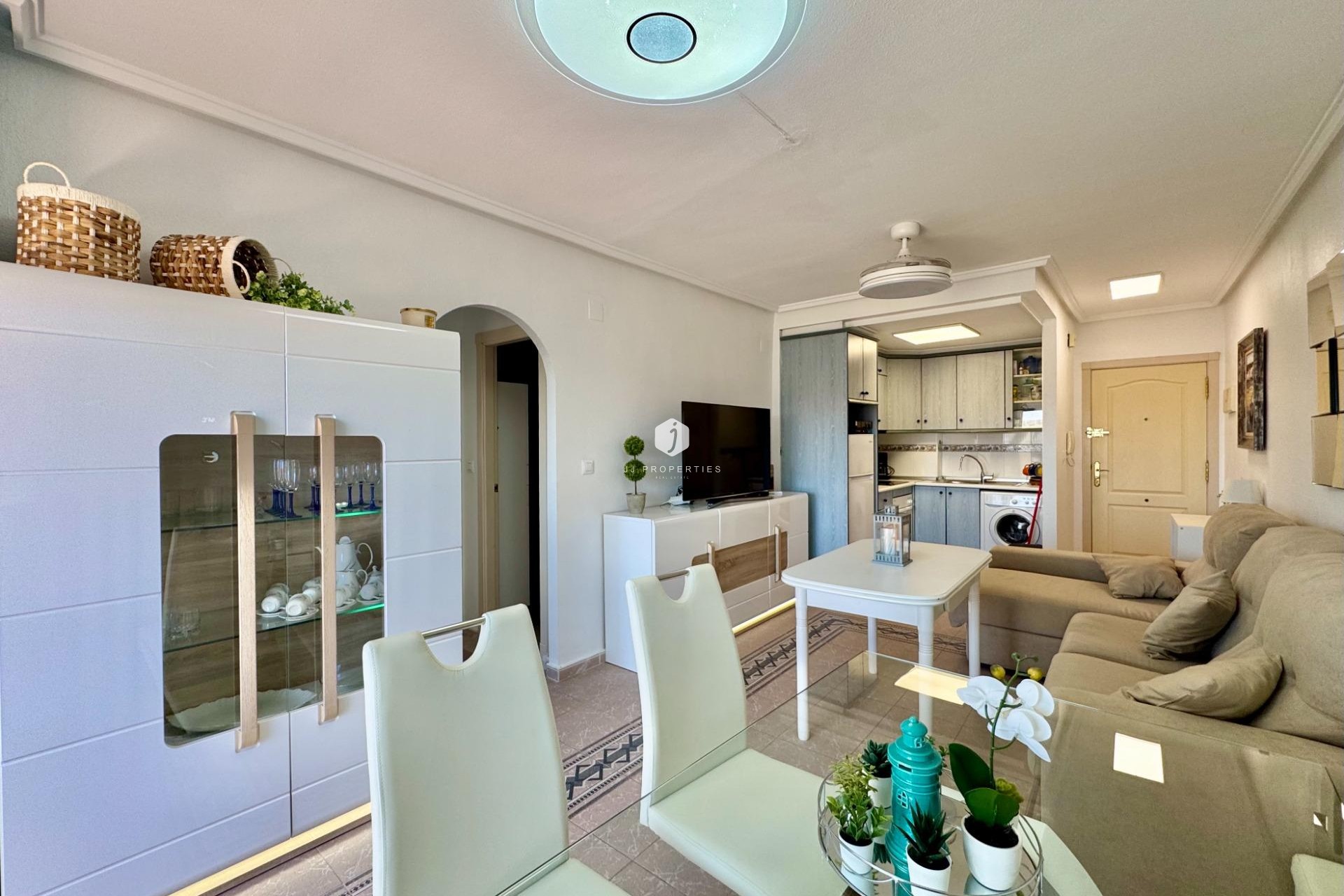 Z drugiej ręki - Mieszkanie w bloku -
Torrevieja - Gaspar Perrelló
