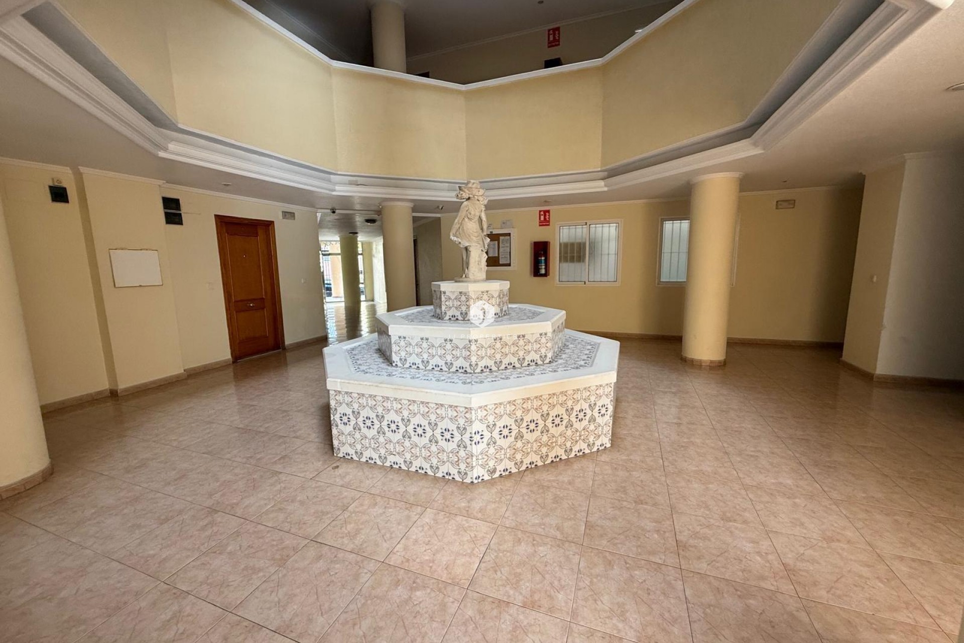 Z drugiej ręki - Mieszkanie w bloku -
Torrevieja - Habaneras