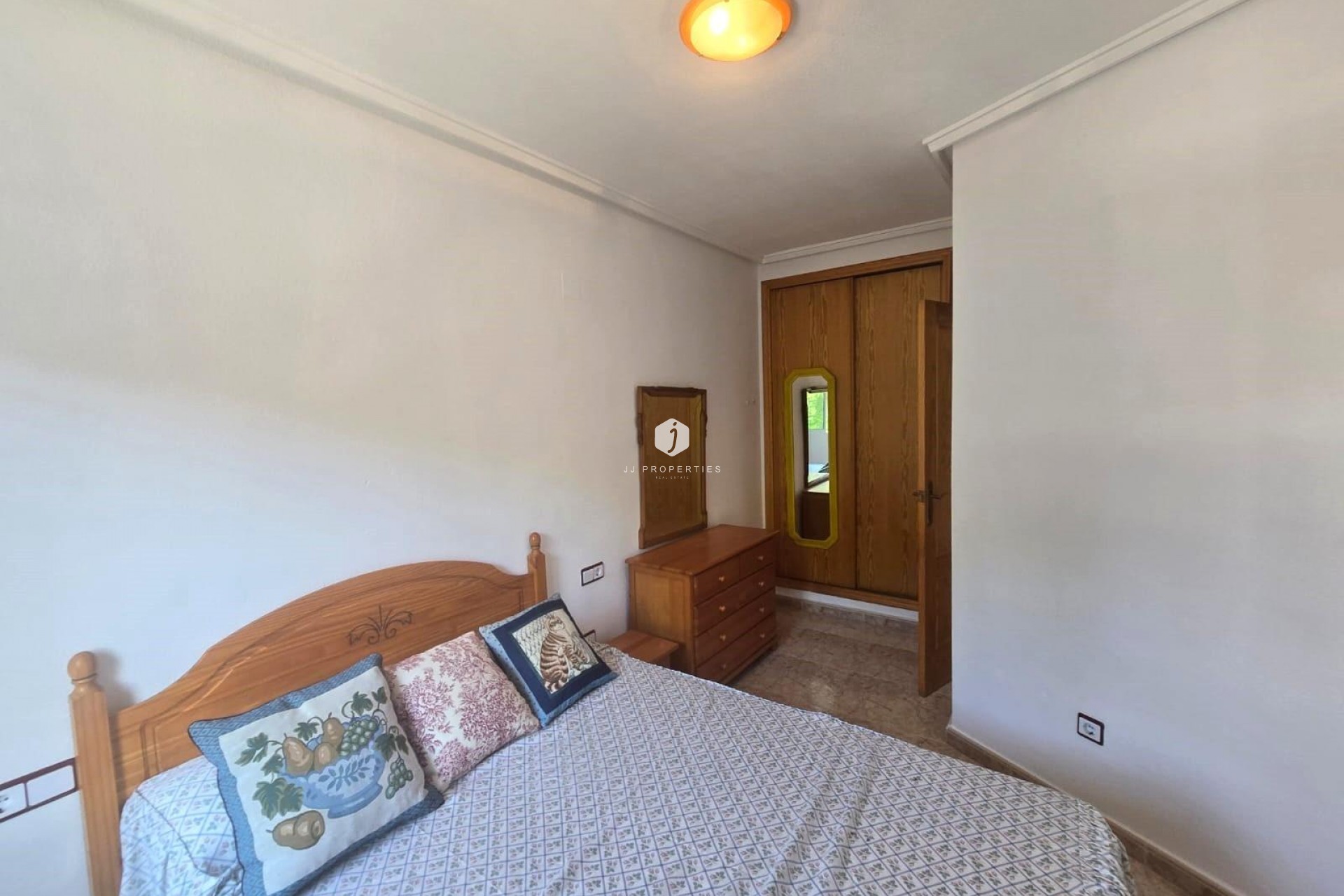 Z drugiej ręki - Mieszkanie w bloku -
Torrevieja - Habaneras