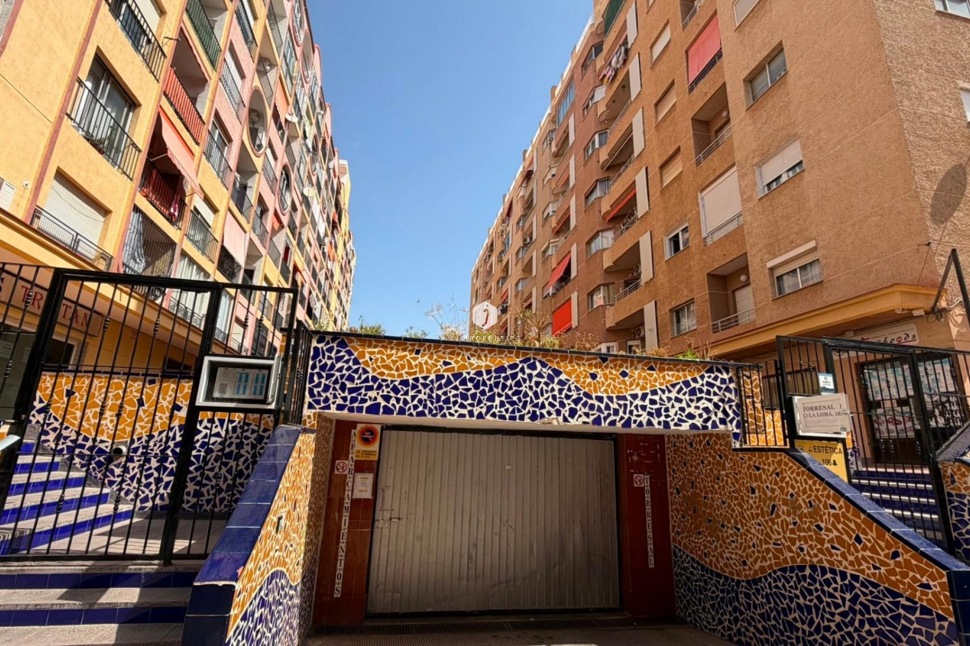 Z drugiej ręki - Mieszkanie w bloku -
Torrevieja - Habaneras