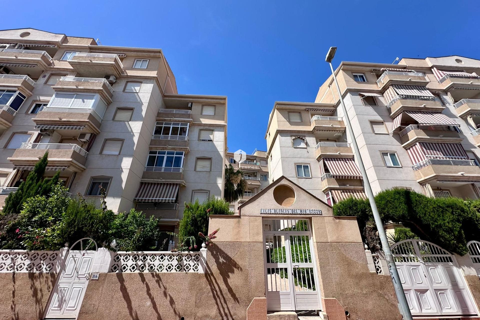 Z drugiej ręki - Mieszkanie w bloku -
Torrevieja - Habaneras