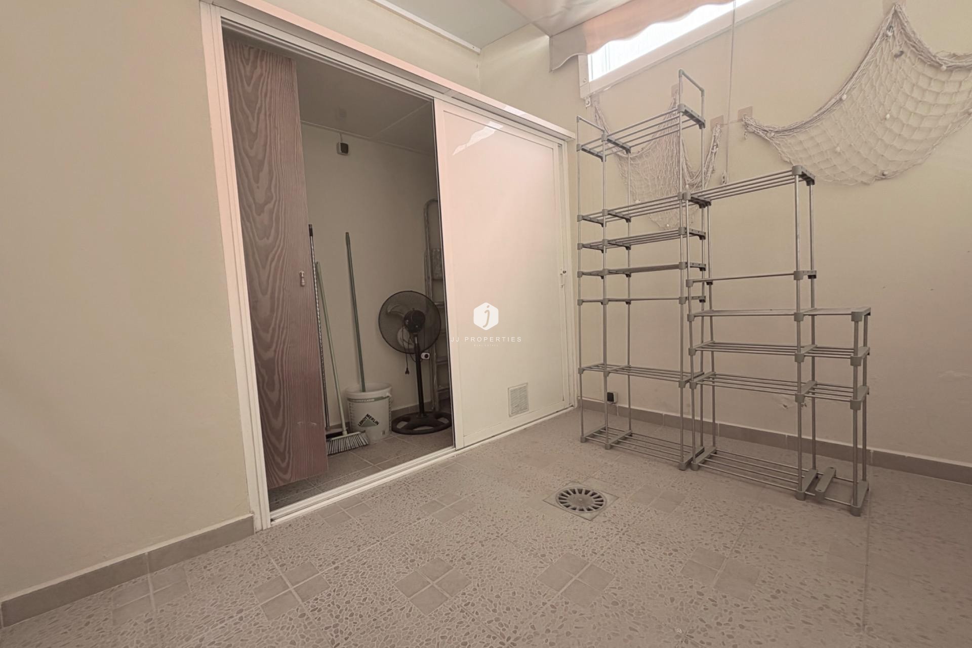 Z drugiej ręki - Mieszkanie w bloku -
Torrevieja - La Mata Pueblo