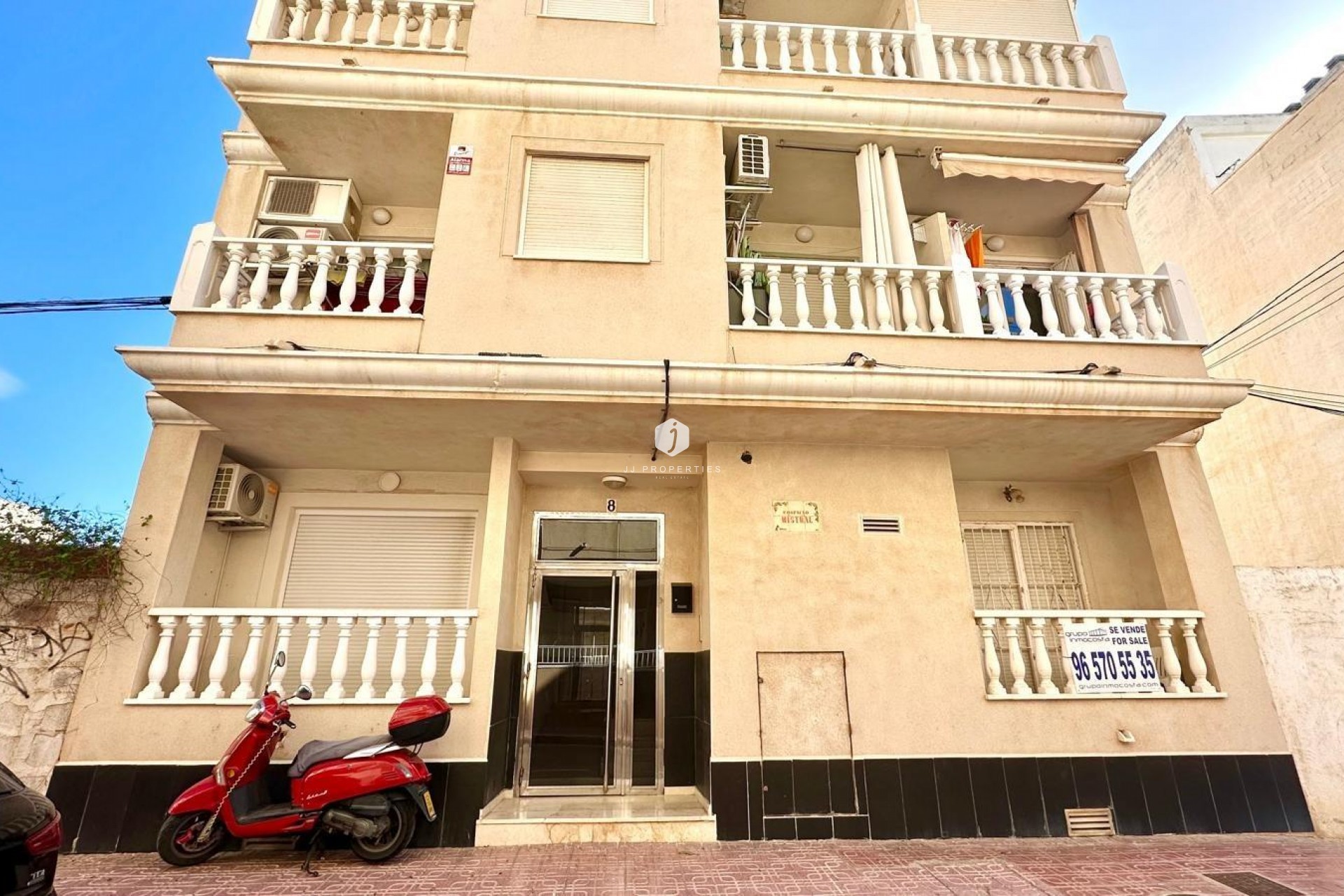Z drugiej ręki - Mieszkanie w bloku -
Torrevieja - La Mata Pueblo