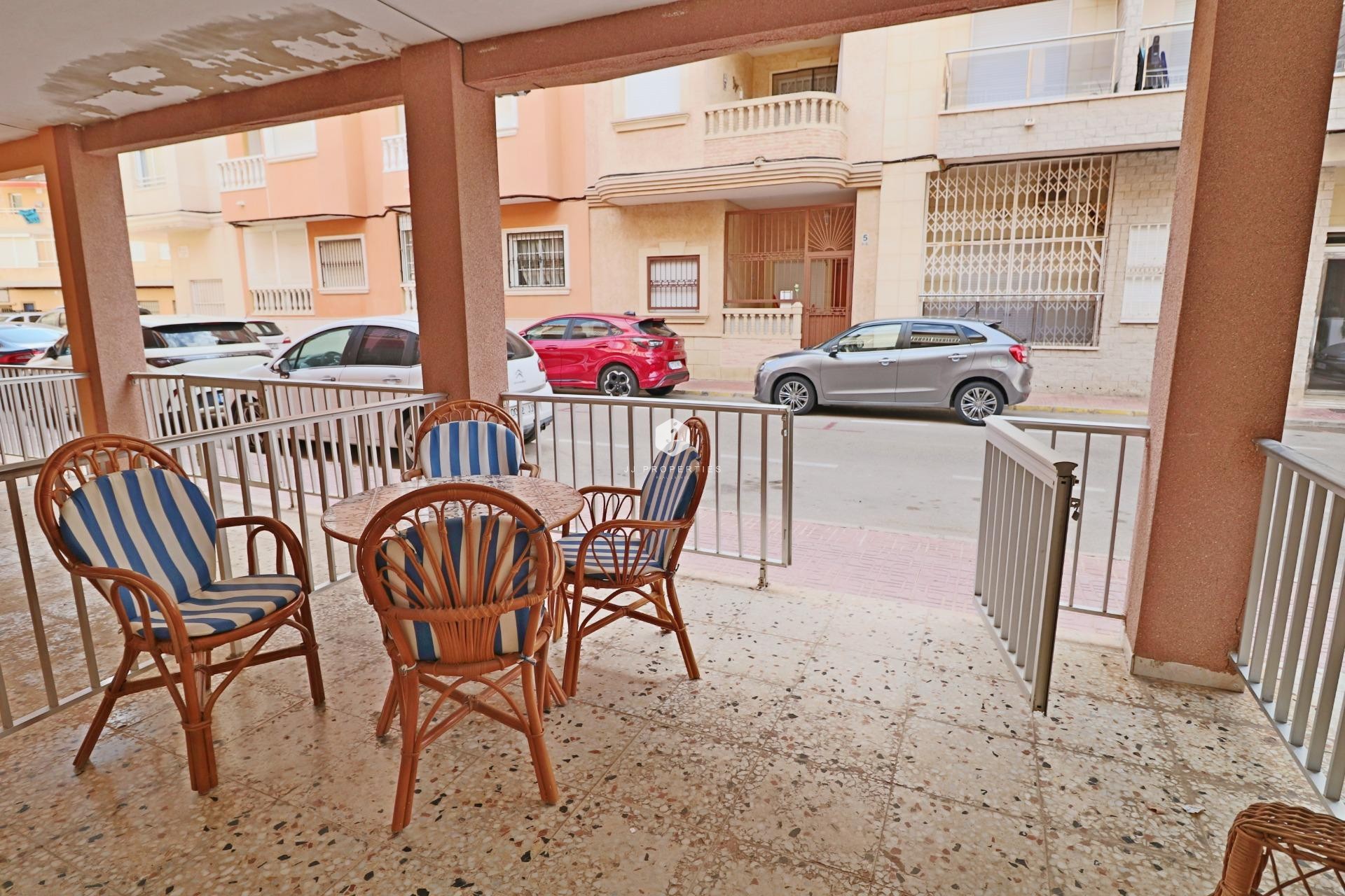 Z drugiej ręki - Mieszkanie w bloku -
Torrevieja - La Mata Pueblo