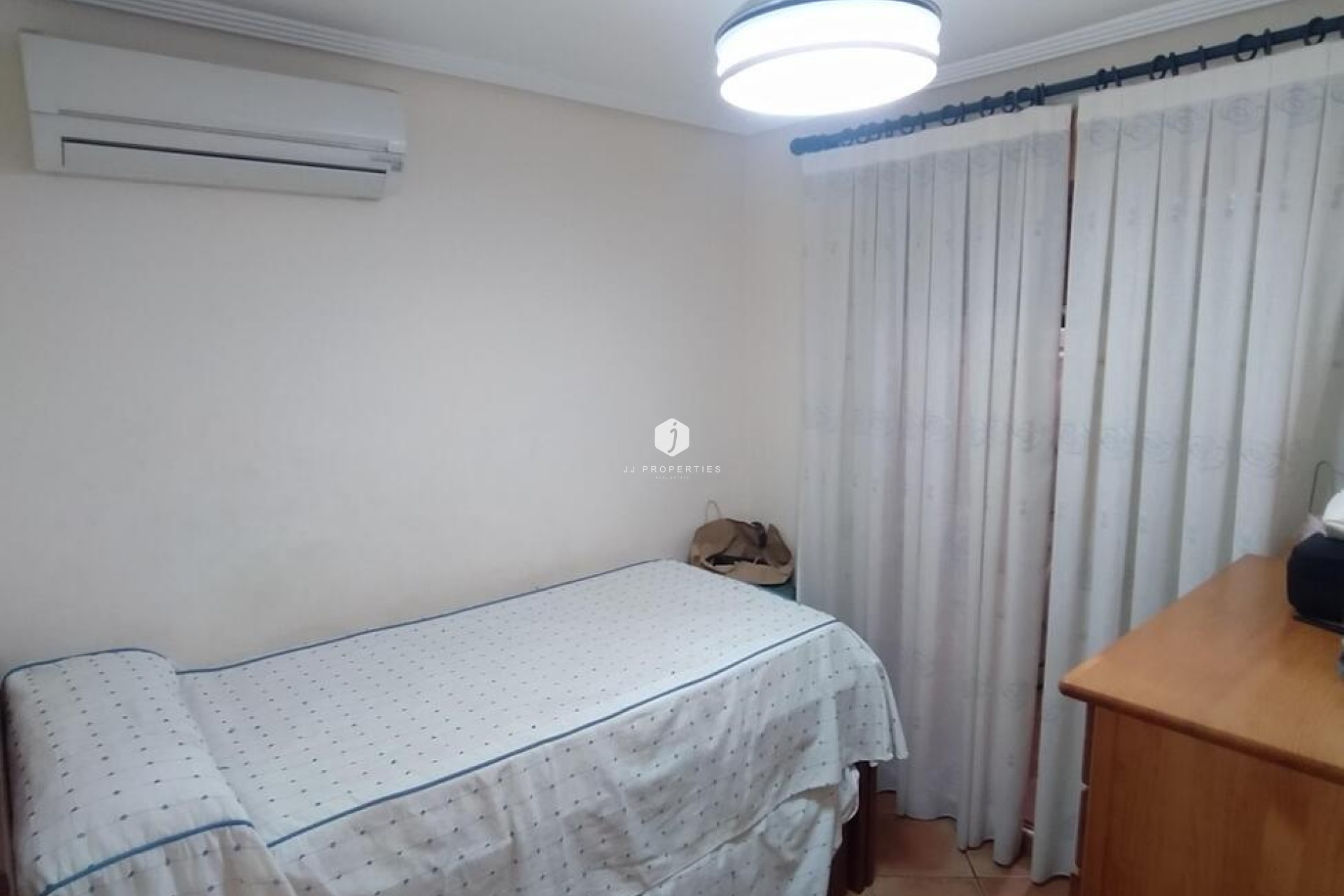 Z drugiej ręki - Mieszkanie w bloku -
Torrevieja - La Mata