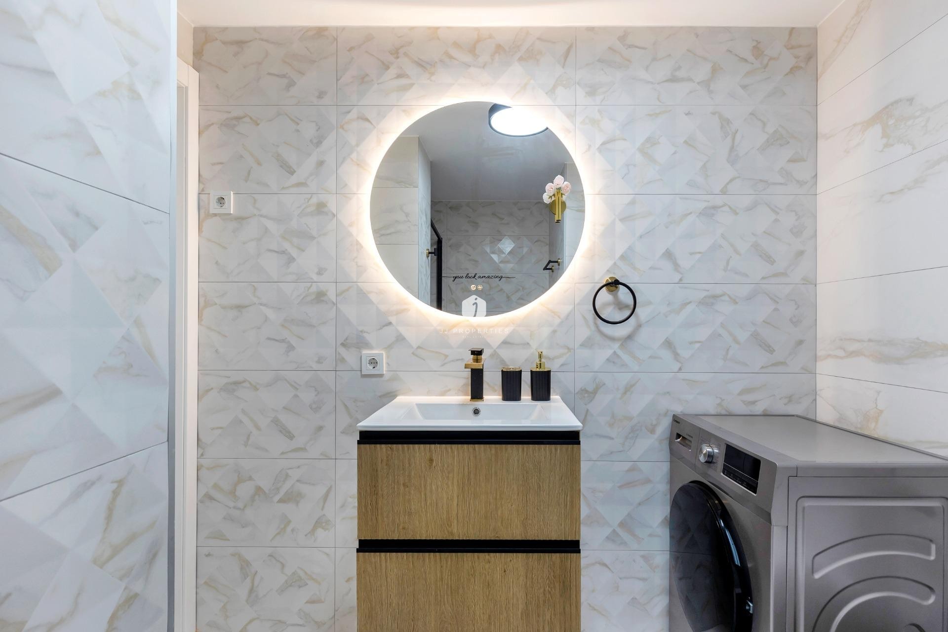 Z drugiej ręki - Mieszkanie w bloku -
Torrevieja - La Mata