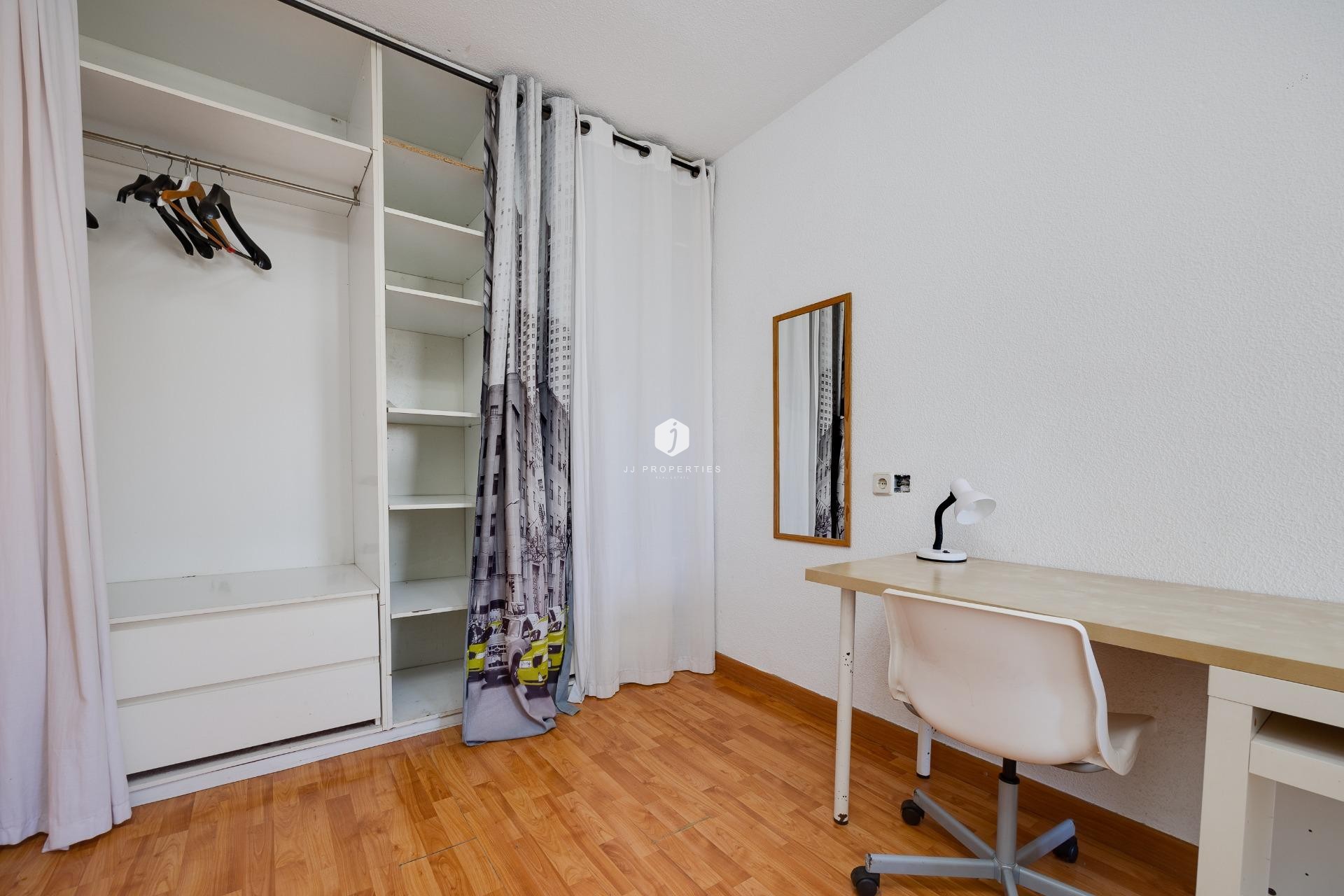 Z drugiej ręki - Mieszkanie w bloku -
Torrevieja - La Mata