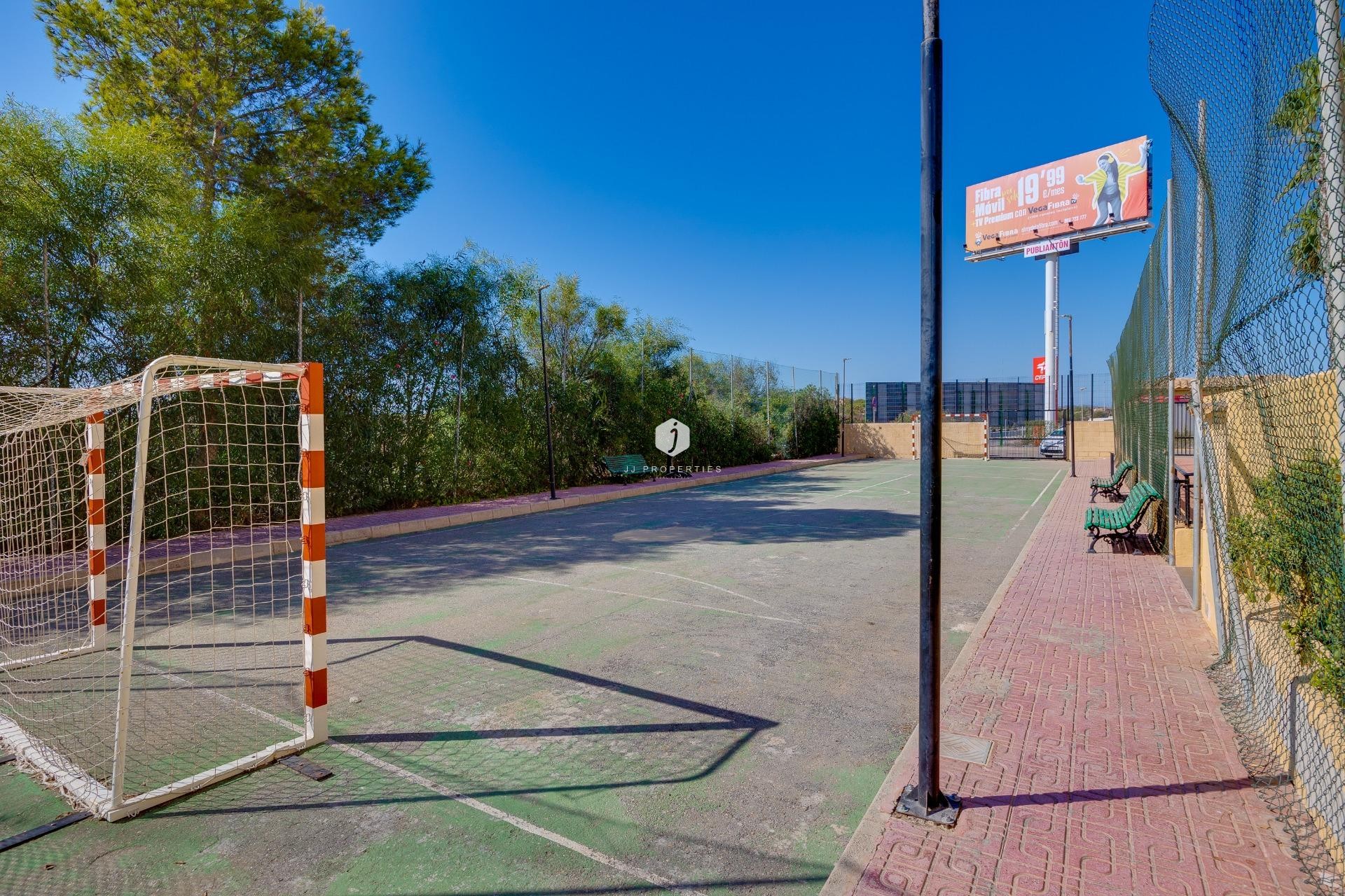 Z drugiej ręki - Mieszkanie w bloku -
Torrevieja - La Mata