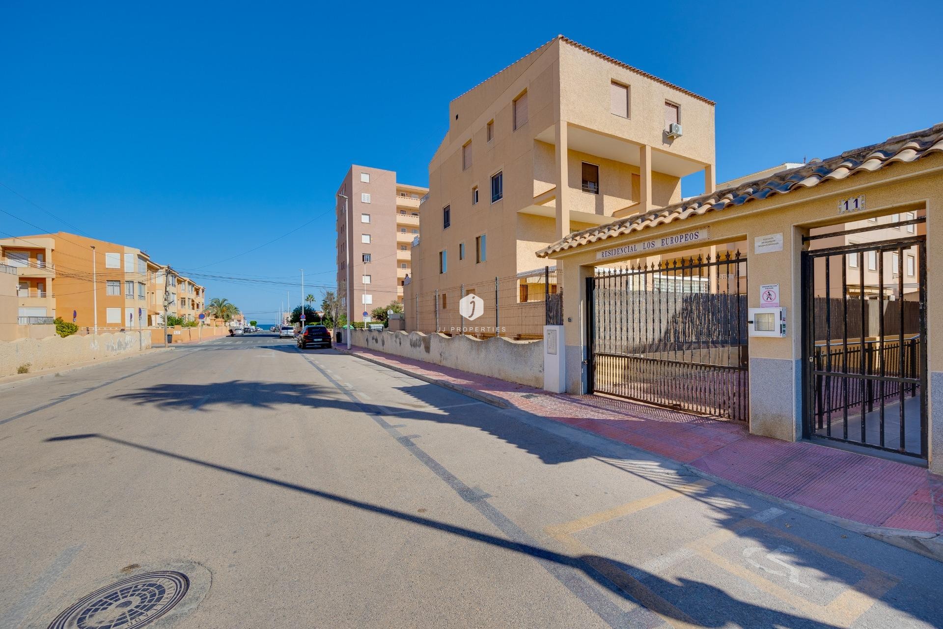 Z drugiej ręki - Mieszkanie w bloku -
Torrevieja - La Mata