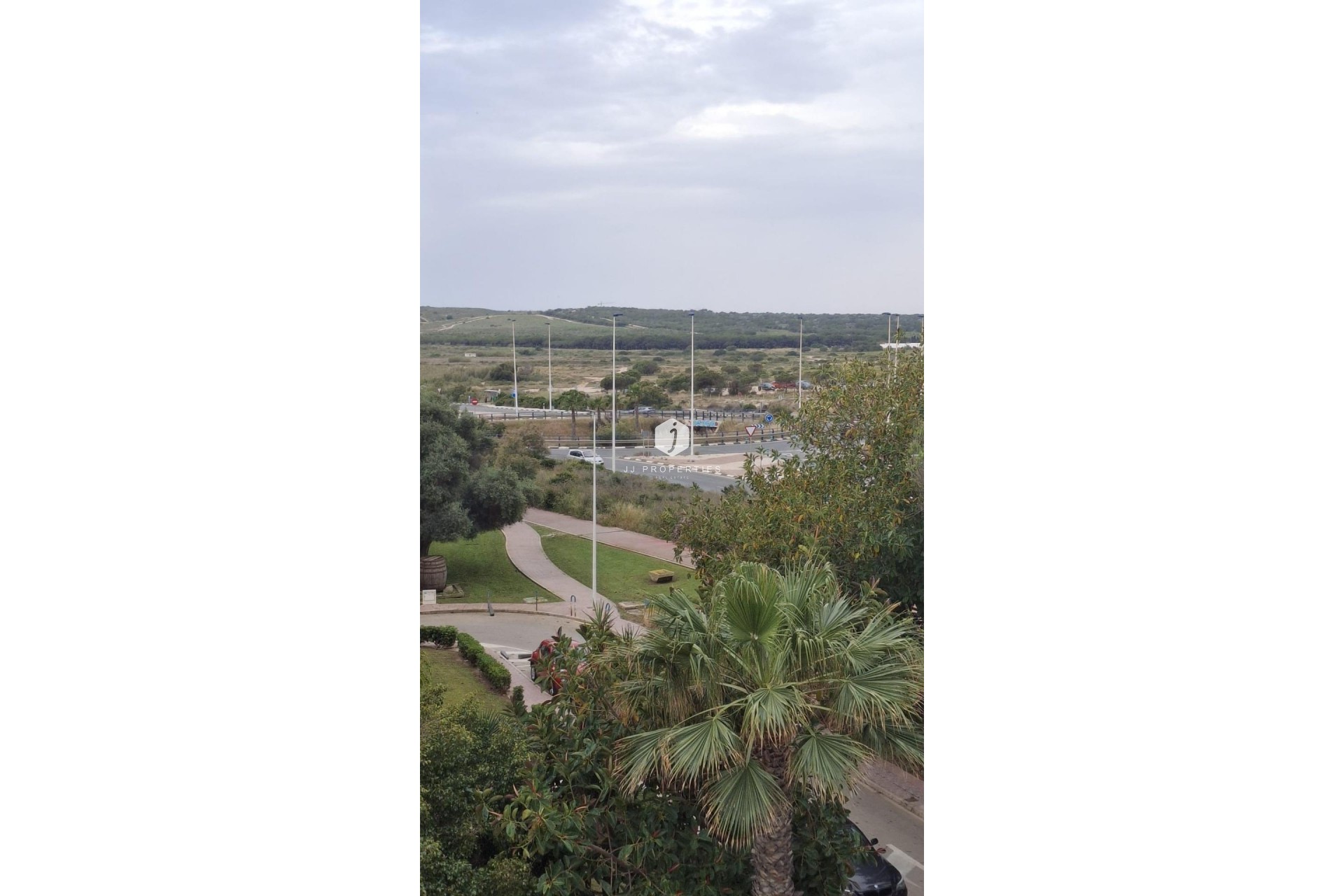 Z drugiej ręki - Mieszkanie w bloku -
Torrevieja - La Mata