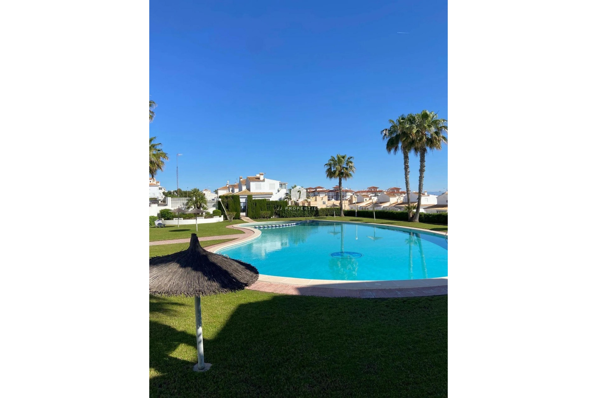 Z drugiej ręki - Mieszkanie w bloku -
Torrevieja - La Mata