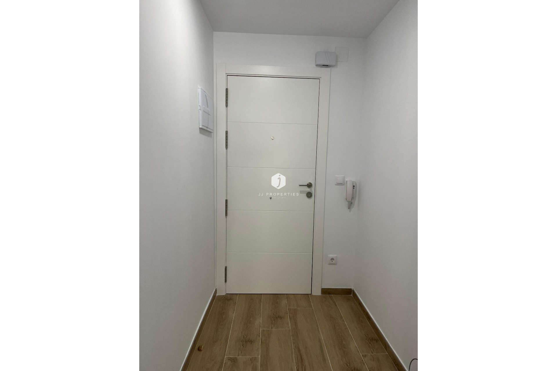 Z drugiej ręki - Mieszkanie w bloku -
Torrevieja - La Mata