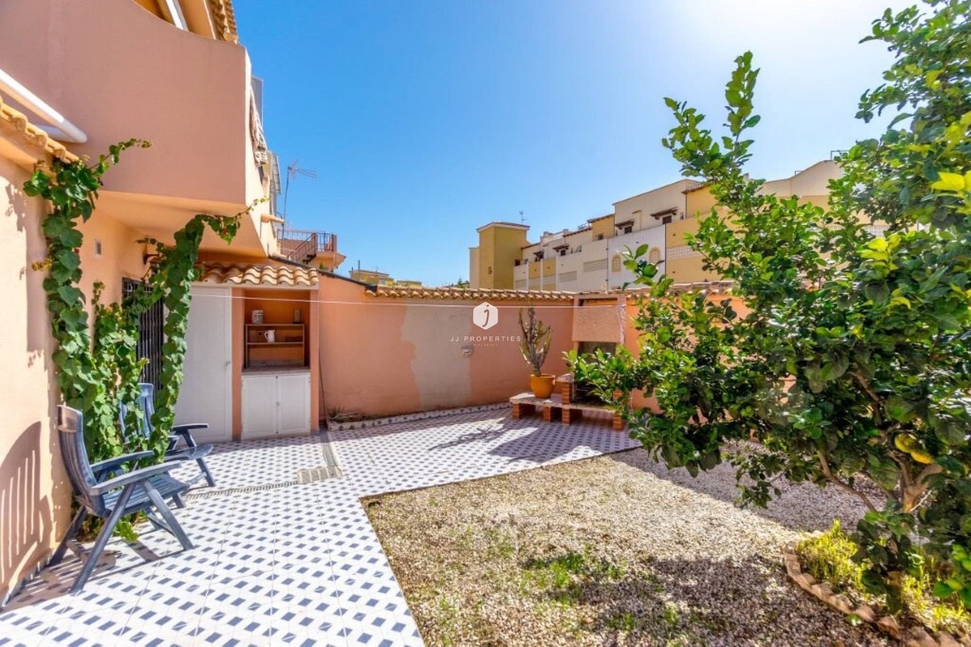 Z drugiej ręki - Mieszkanie w bloku -
Torrevieja - La Rosaleda