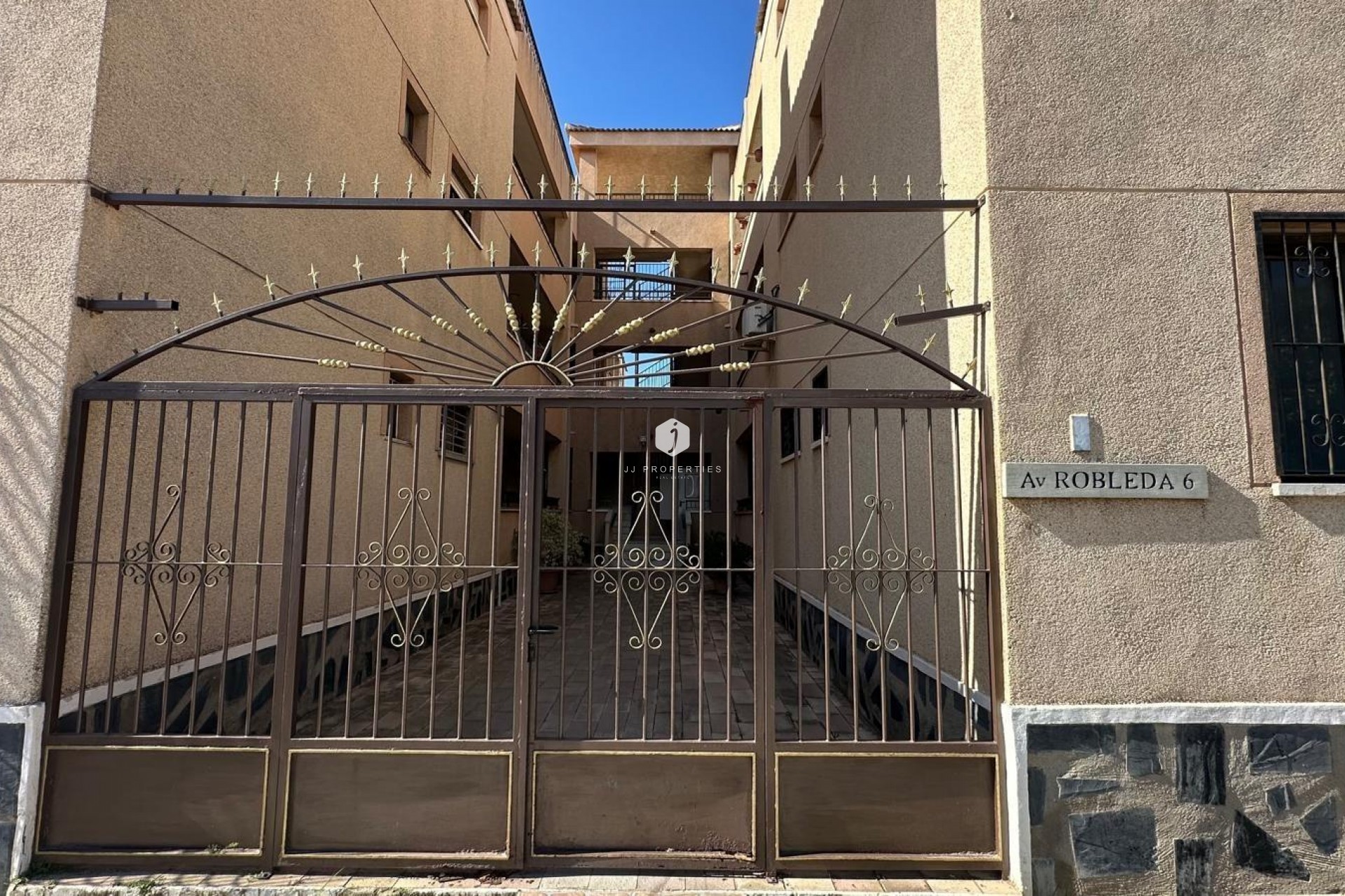 Z drugiej ręki - Mieszkanie w bloku -
Torrevieja - La Siesta - El Salado - Torreta