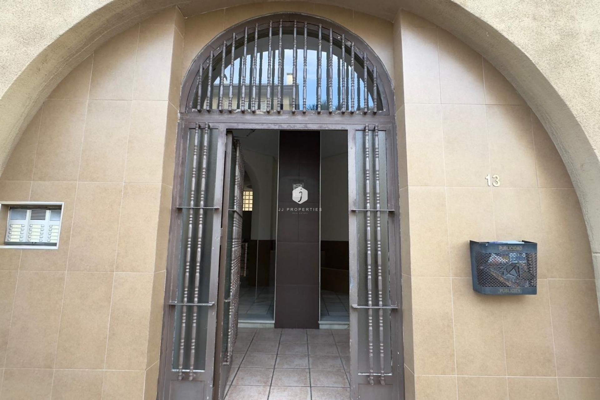 Z drugiej ręki - Mieszkanie w bloku -
Torrevieja - La veleta