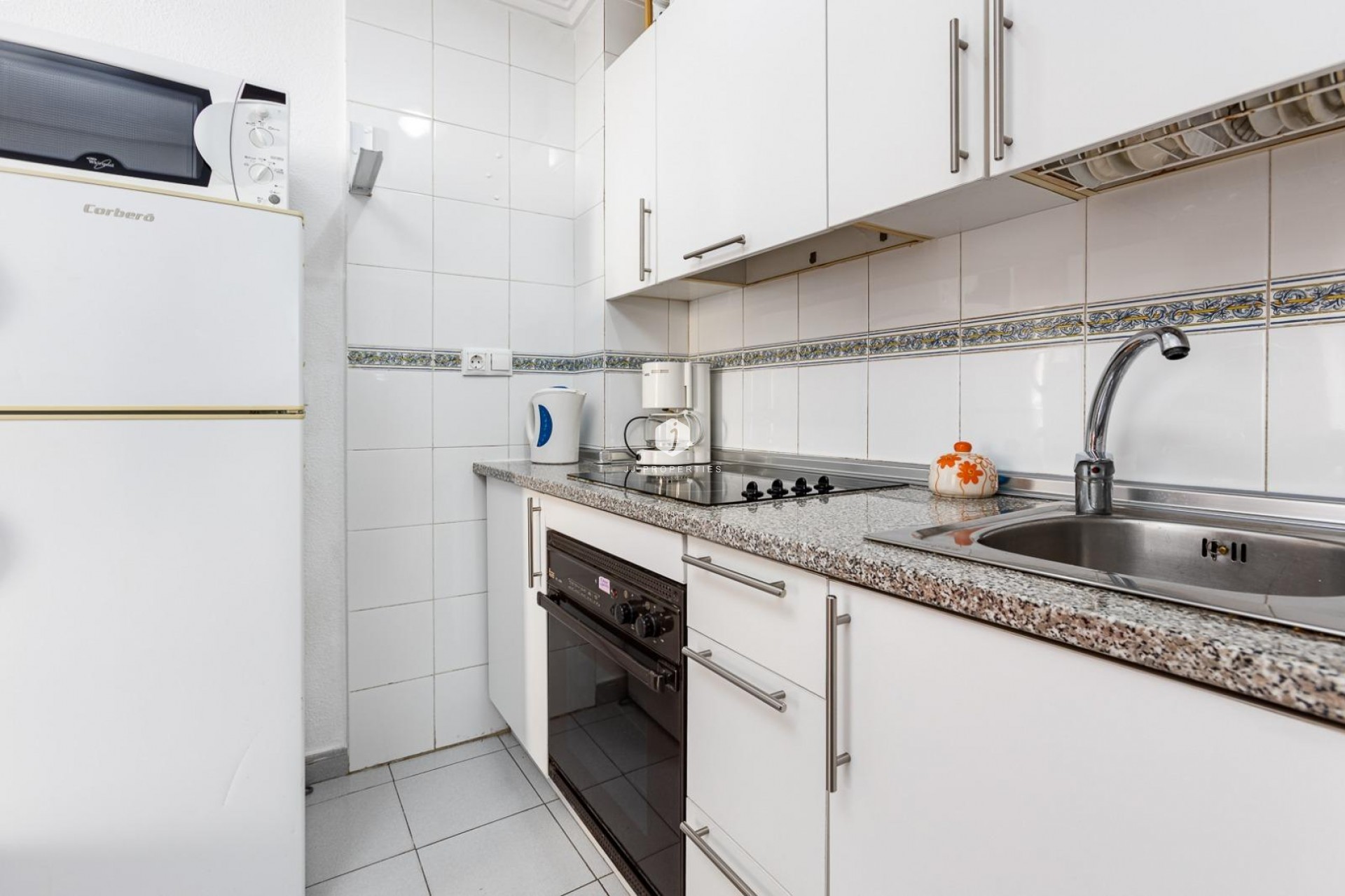 Z drugiej ręki - Mieszkanie w bloku -
Torrevieja - Las Piscinas Naturales