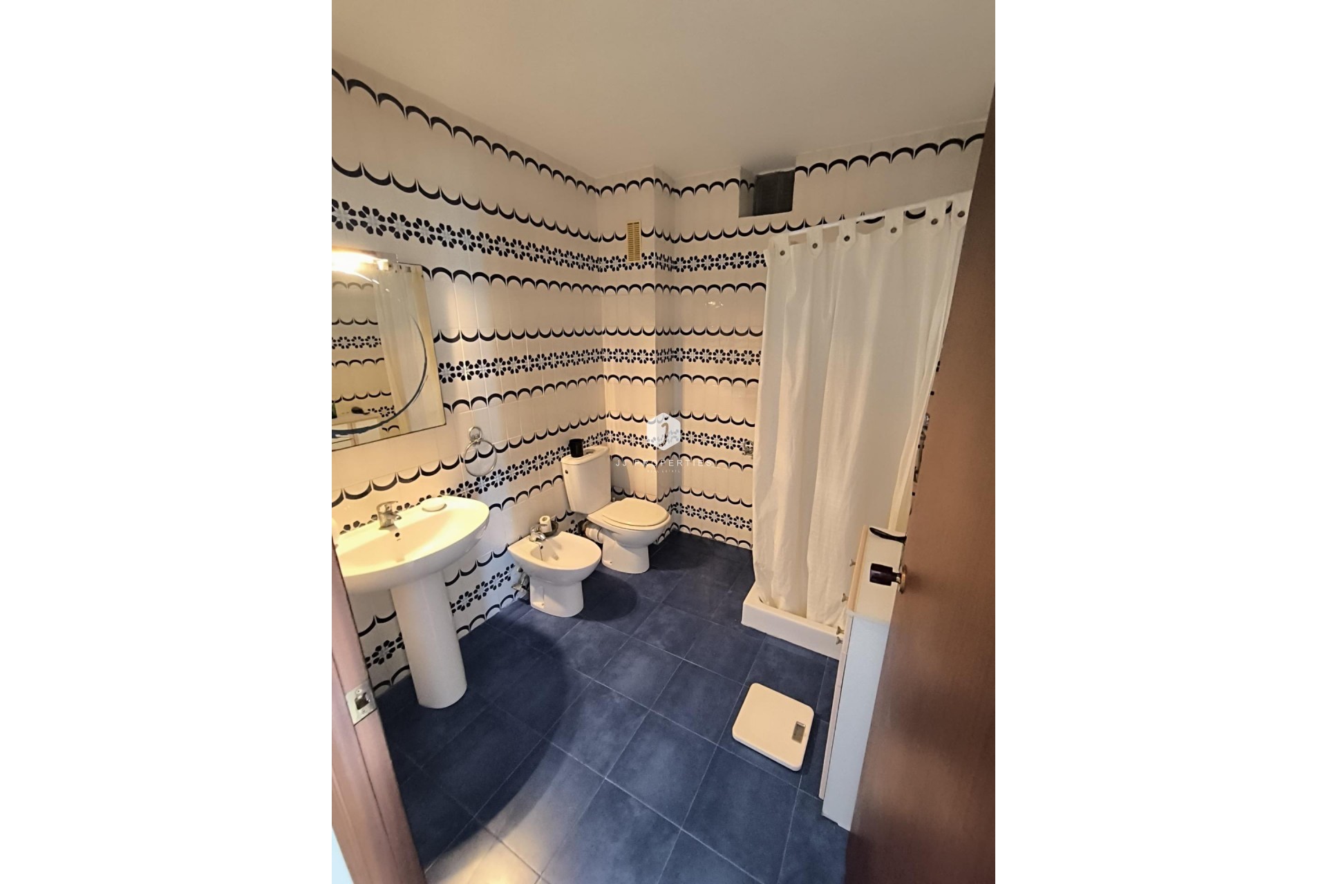 Z drugiej ręki - Mieszkanie w bloku -
Torrevieja - Las Piscinas Naturales