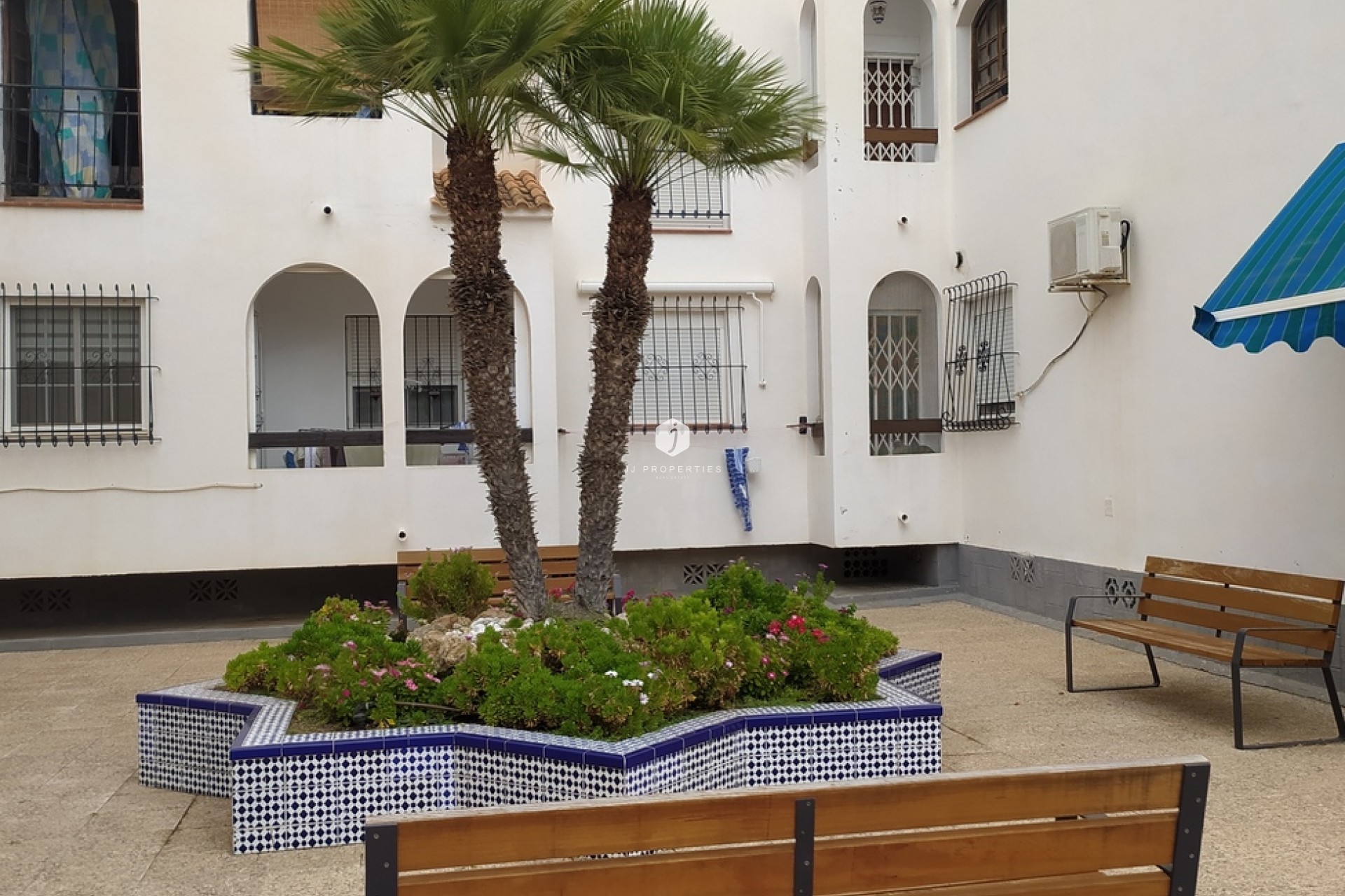 Z drugiej ręki - Mieszkanie w bloku -
Torrevieja - LOS NAUFRAGOS PLAYA