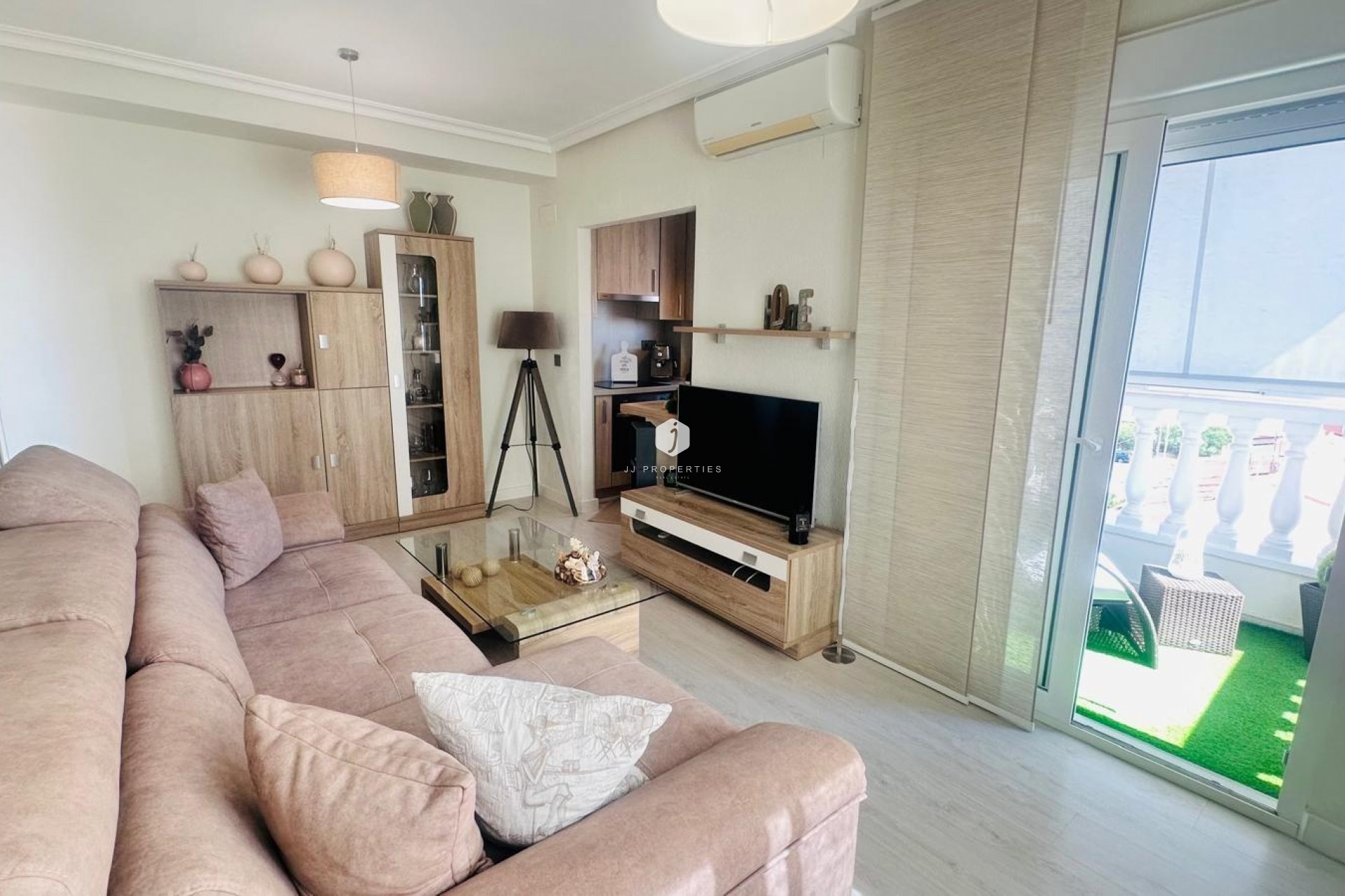 Z drugiej ręki - Mieszkanie w bloku -
Torrevieja - Nueva Torrevieja