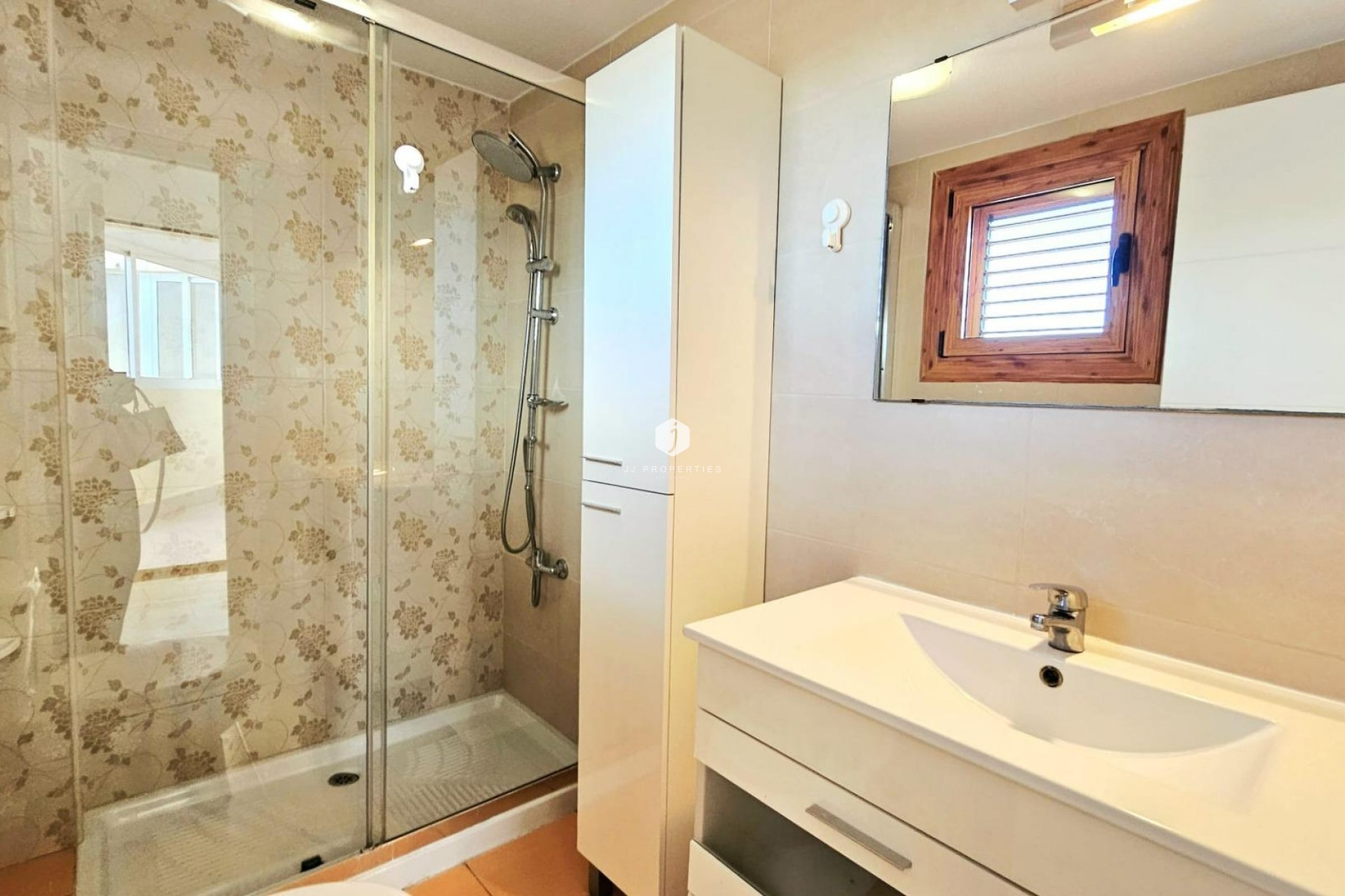 Z drugiej ręki - Mieszkanie w bloku -
Torrevieja - Nueva Torrevieja
