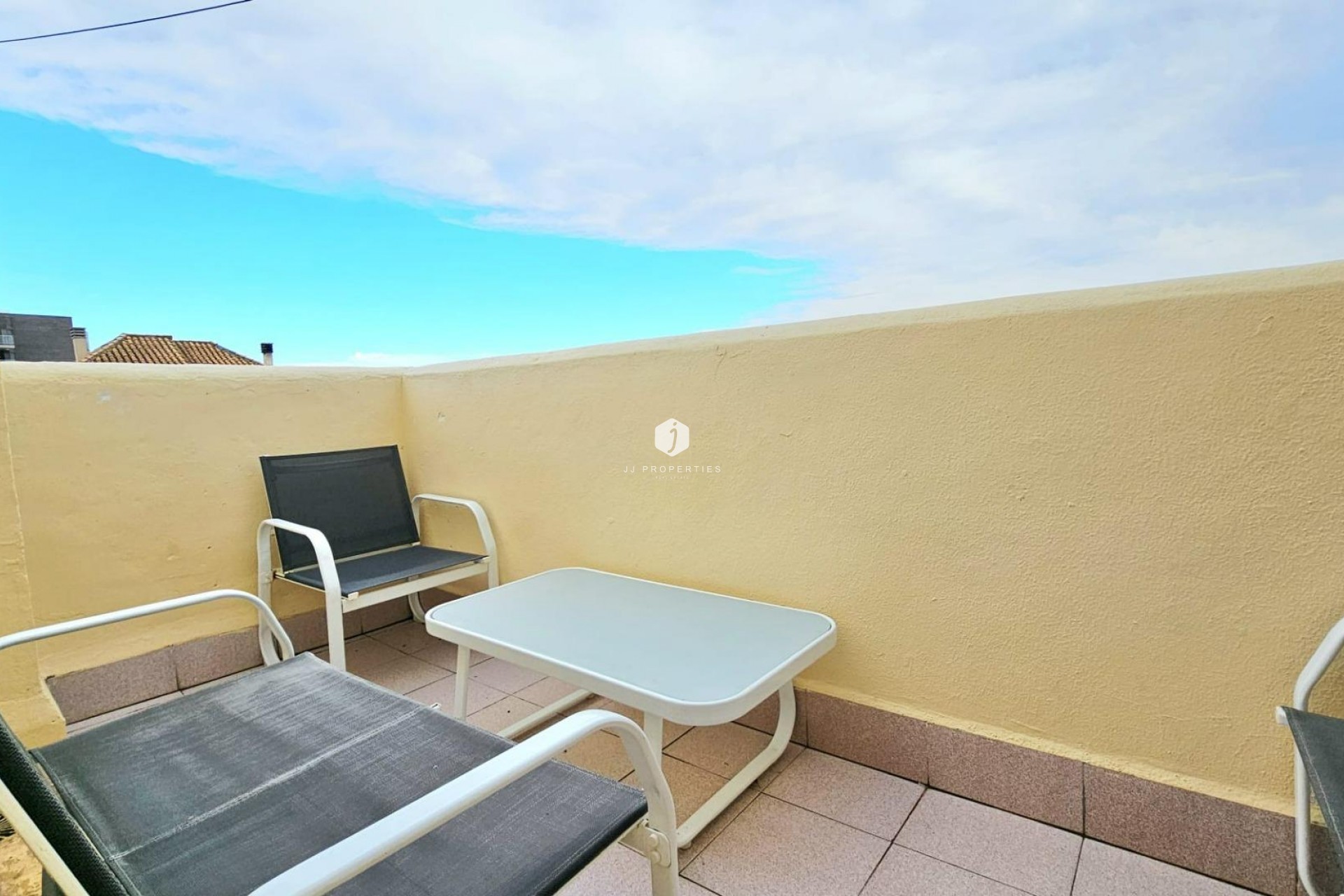 Z drugiej ręki - Mieszkanie w bloku -
Torrevieja - Nueva Torrevieja