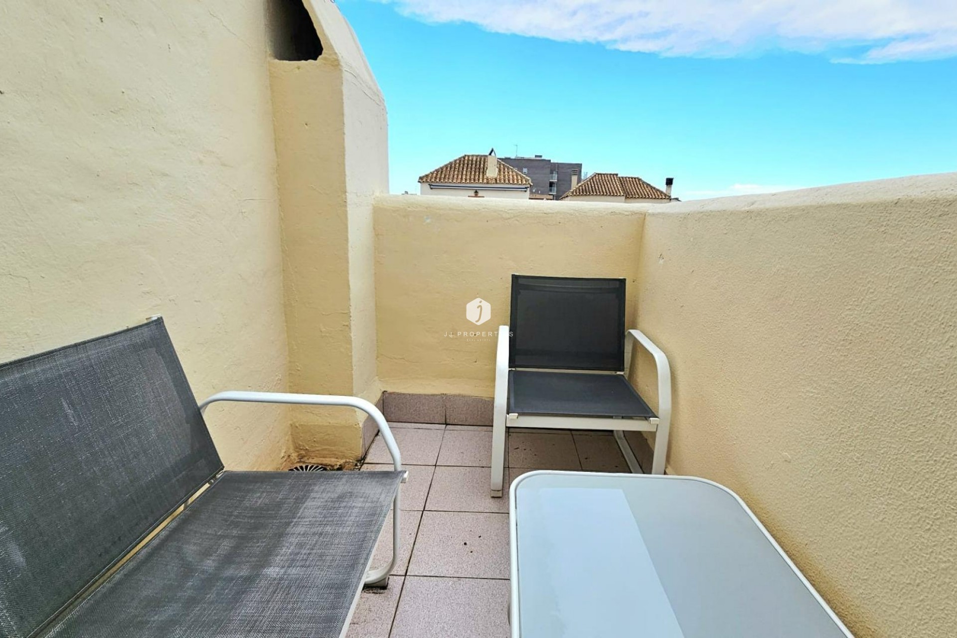 Z drugiej ręki - Mieszkanie w bloku -
Torrevieja - Nueva Torrevieja
