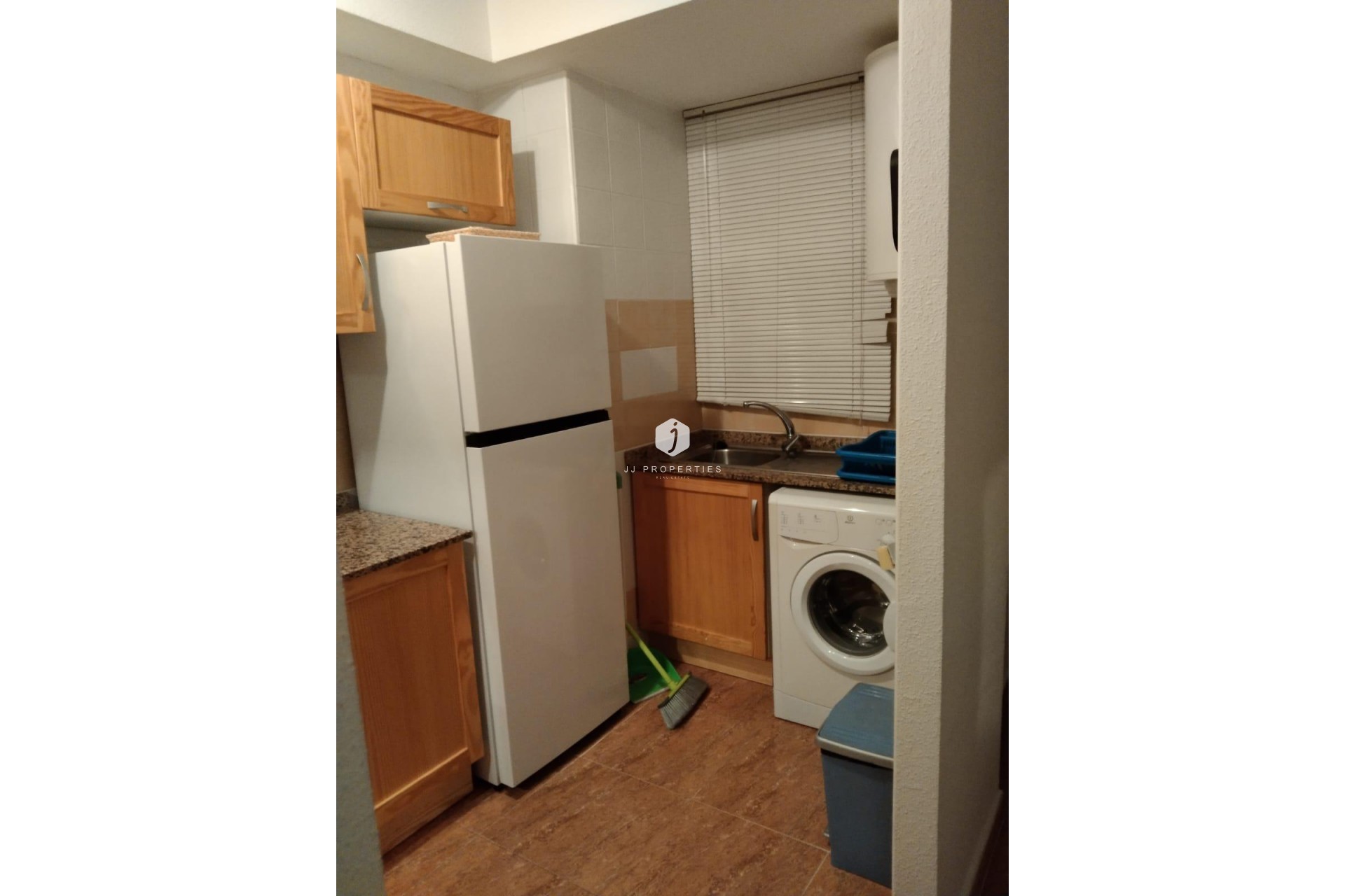 Z drugiej ręki - Mieszkanie w bloku -
Torrevieja - Parque Acuático - Sector 25