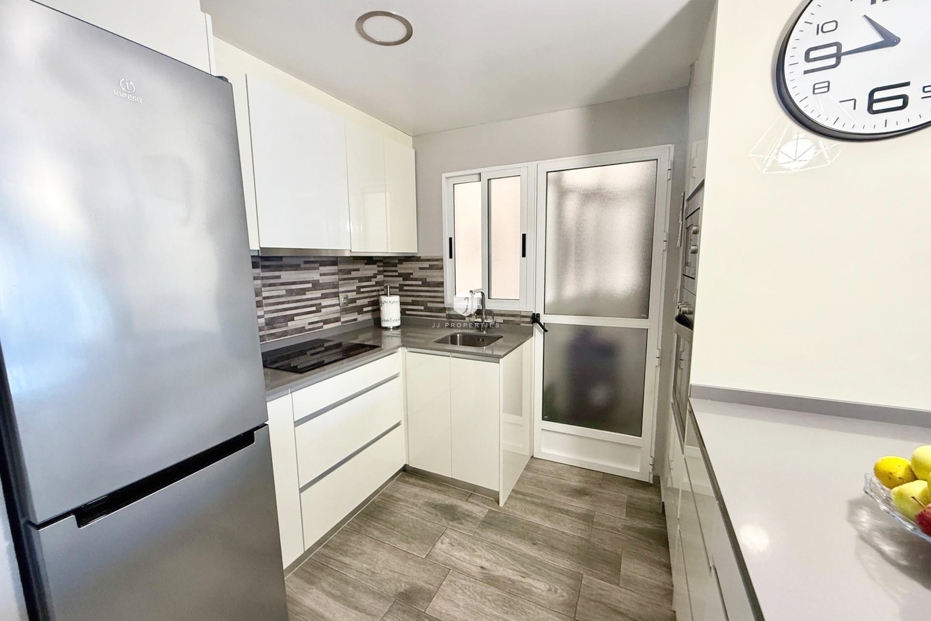 Z drugiej ręki - Mieszkanie w bloku -
Torrevieja - PARQUE DE LAS NACIONES