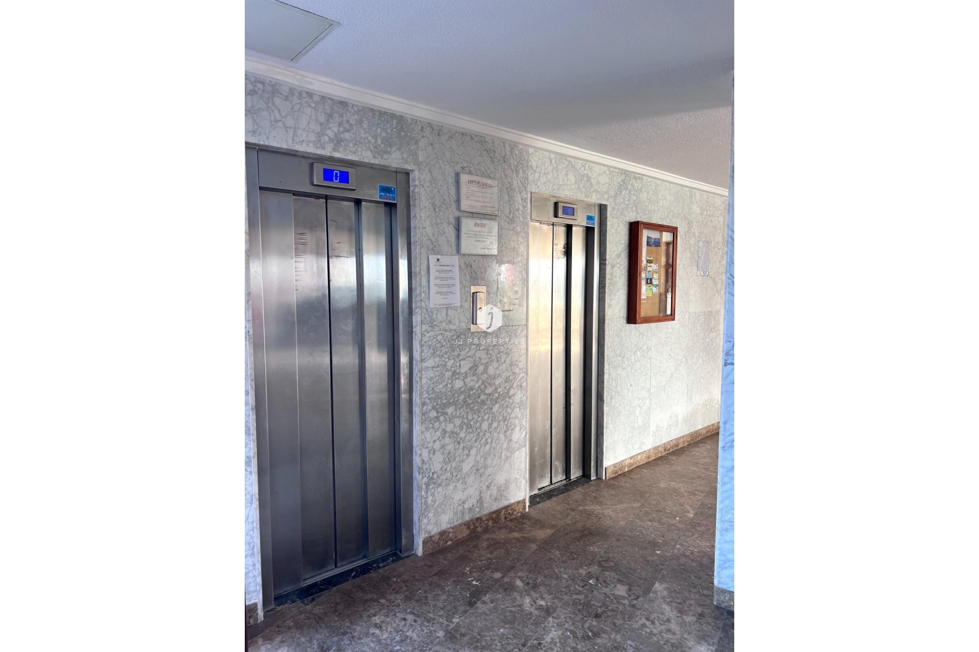 Z drugiej ręki - Mieszkanie w bloku -
Torrevieja - Playa de los Locos