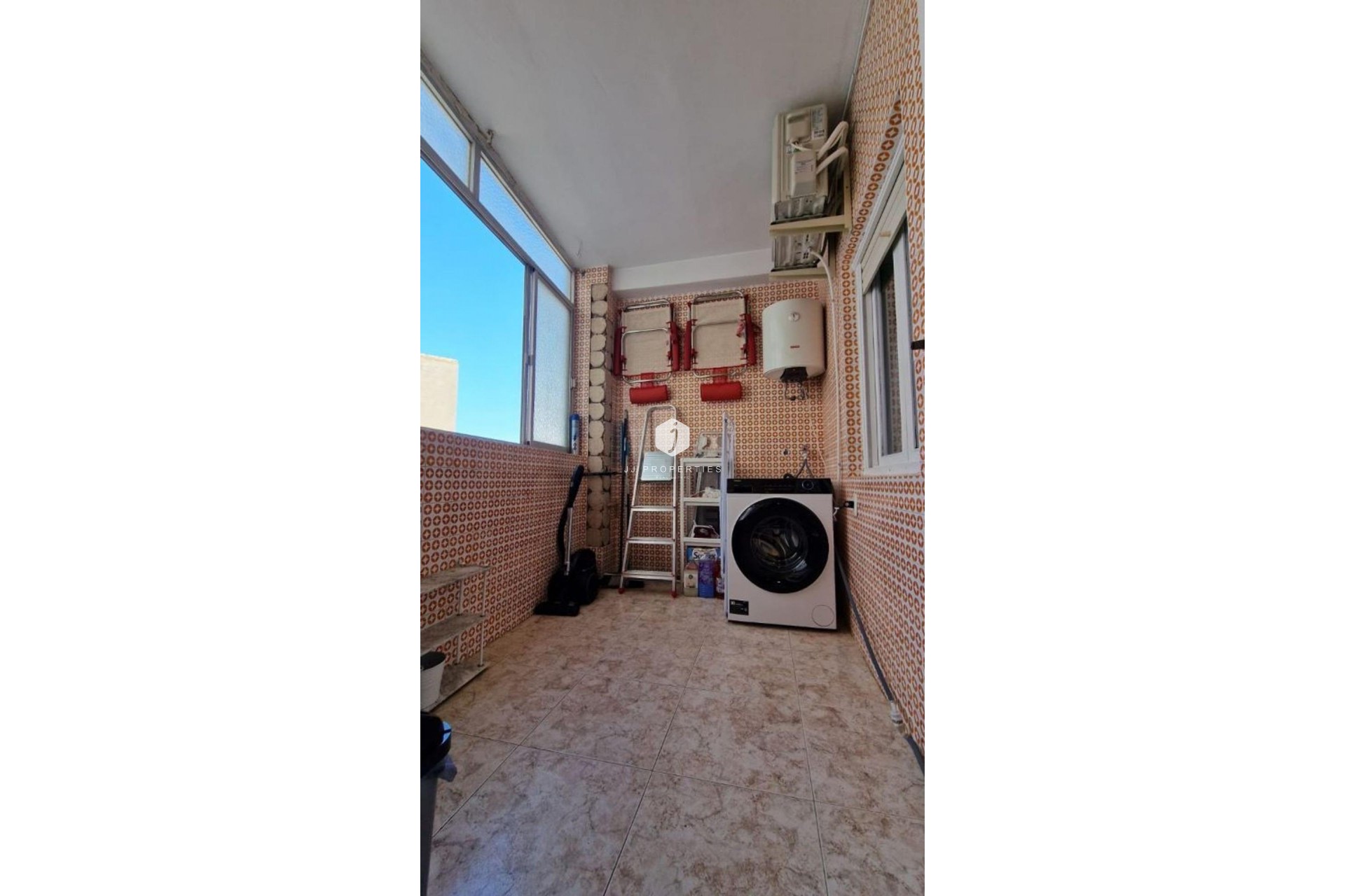 Z drugiej ręki - Mieszkanie w bloku -
Torrevieja - Playa de los Locos