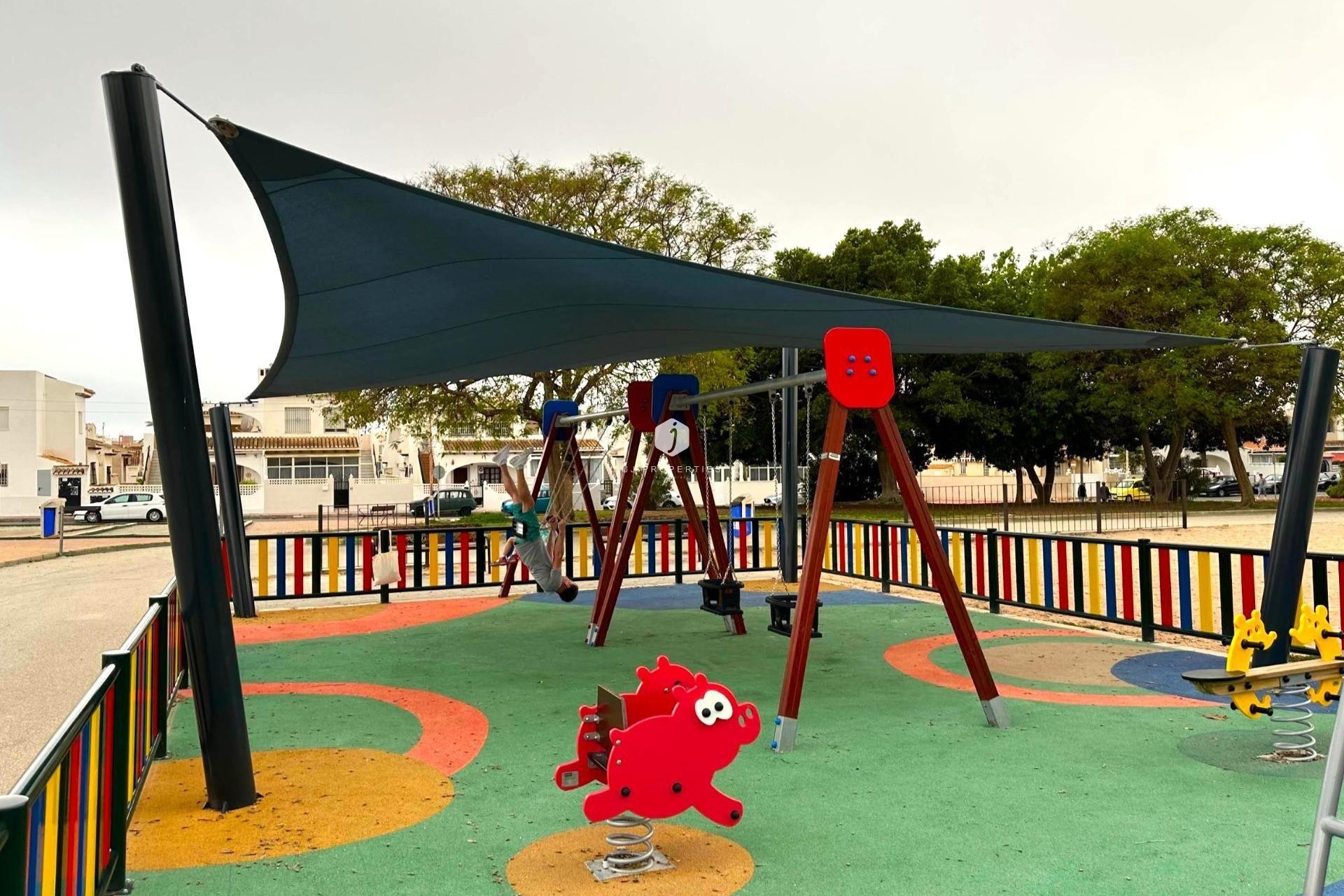 Z drugiej ręki - Mieszkanie w bloku -
Torrevieja - Playa de los Locos