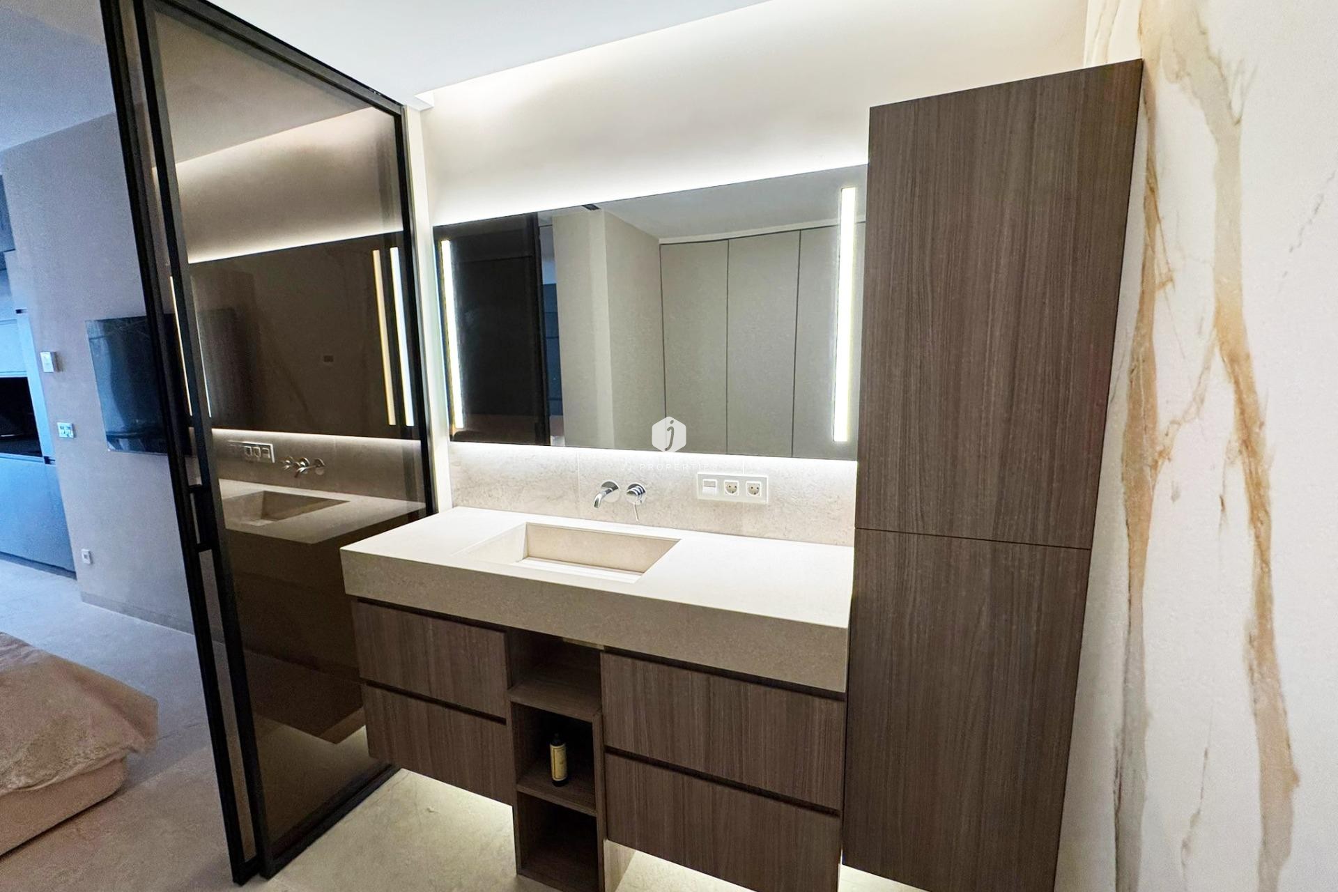 Z drugiej ręki - Mieszkanie w bloku -
Torrevieja - Playa de los Locos