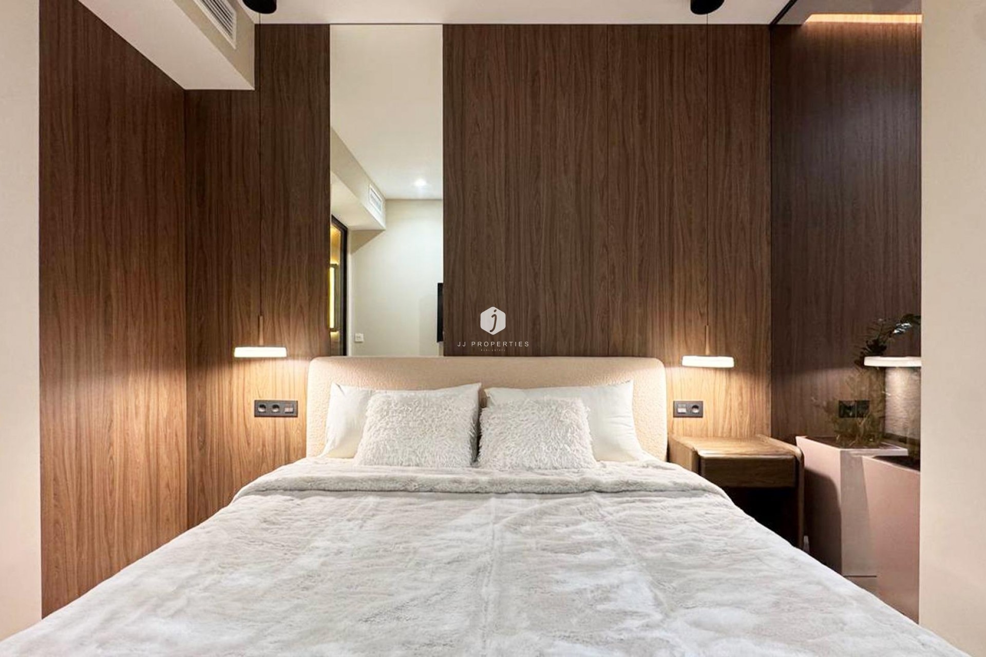 Z drugiej ręki - Mieszkanie w bloku -
Torrevieja - Playa de los Locos