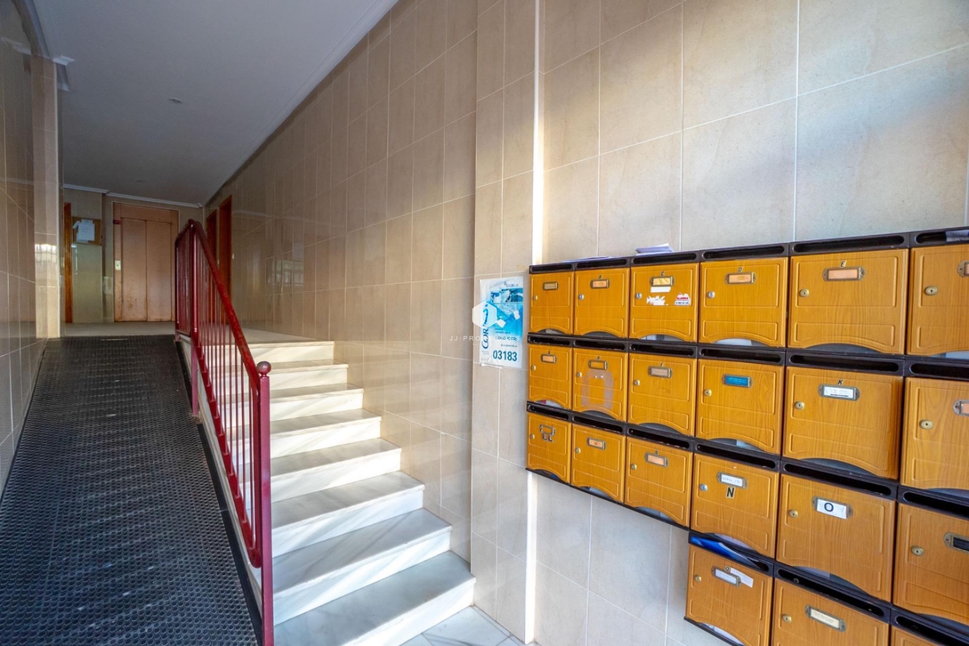 Z drugiej ręki - Mieszkanie w bloku -
Torrevieja - Playa de los locos