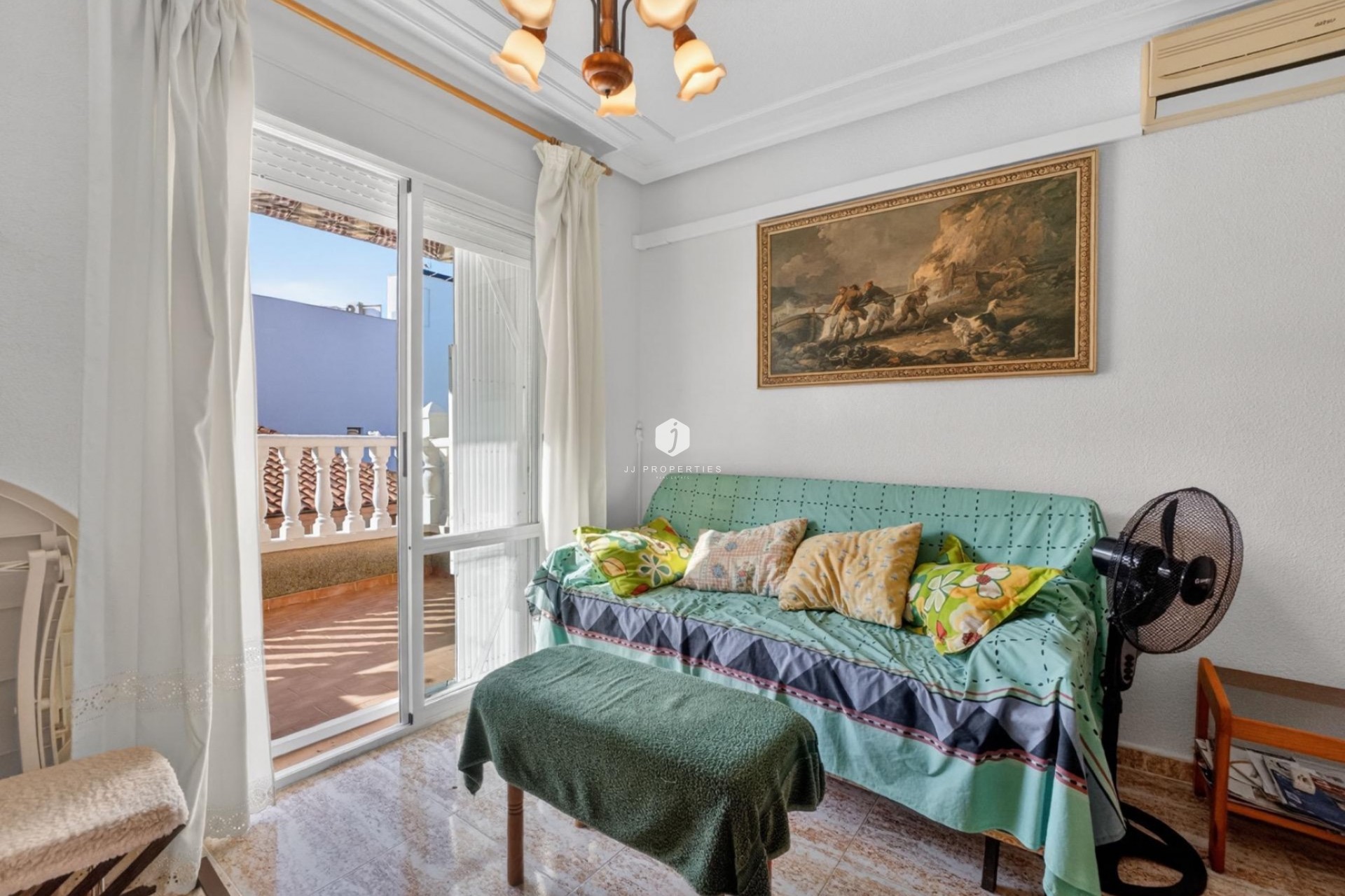 Z drugiej ręki - Mieszkanie w bloku -
Torrevieja - Playa de los locos