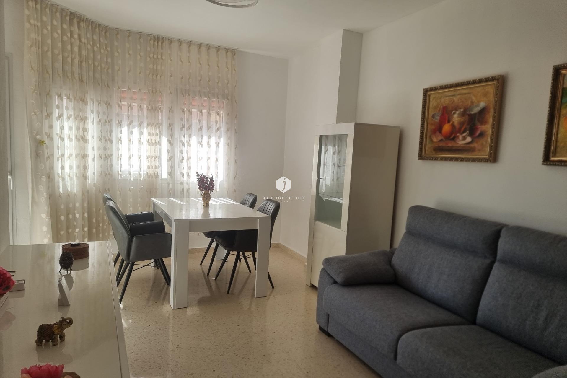 Z drugiej ręki - Mieszkanie w bloku -
Torrevieja - Playa de los Locos