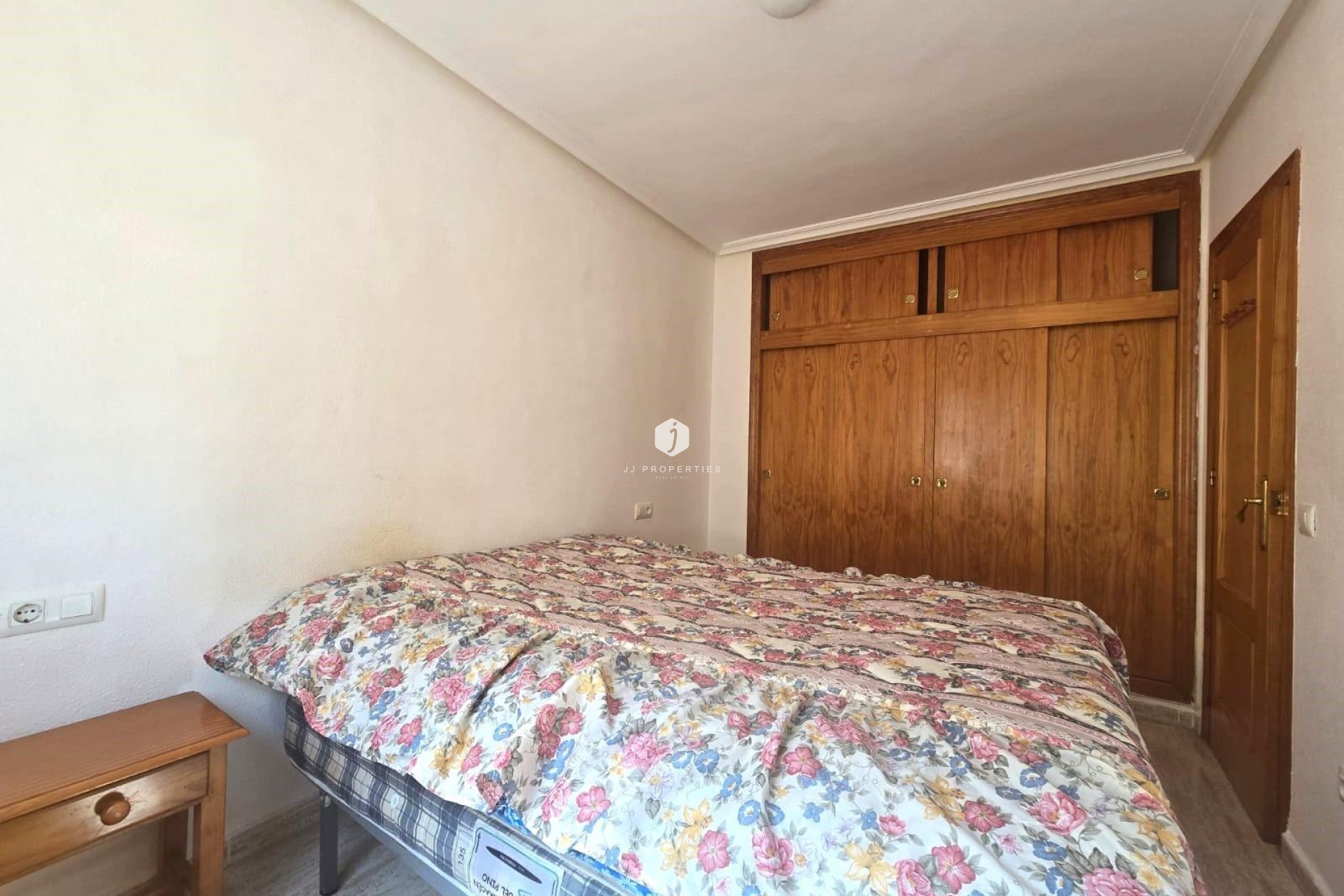 Z drugiej ręki - Mieszkanie w bloku -
Torrevieja - Playa de los Locos