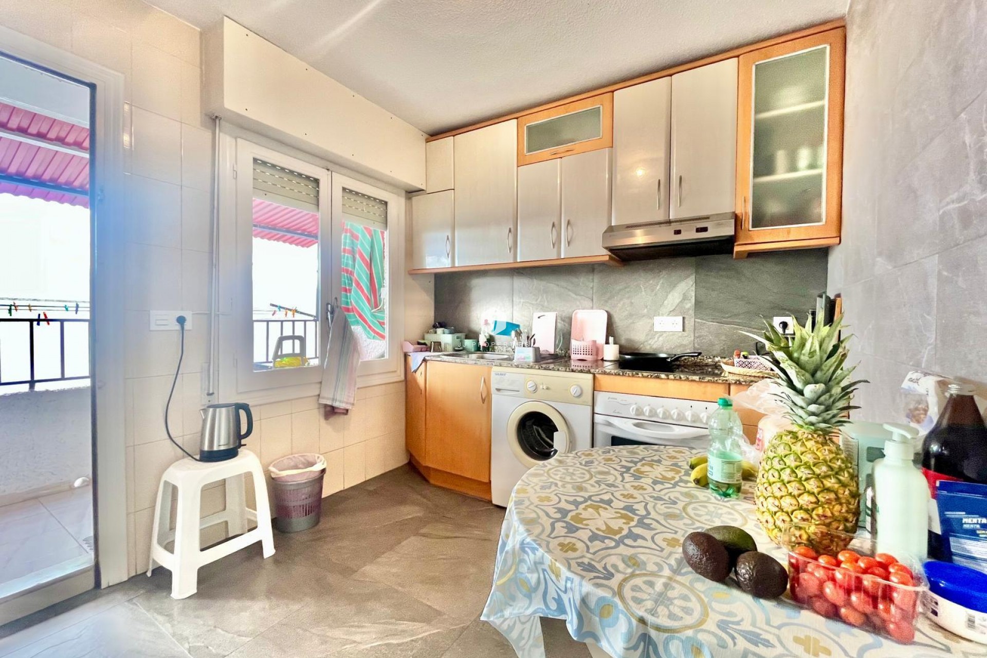 Z drugiej ręki - Mieszkanie w bloku -
Torrevieja - Playa de los Locos