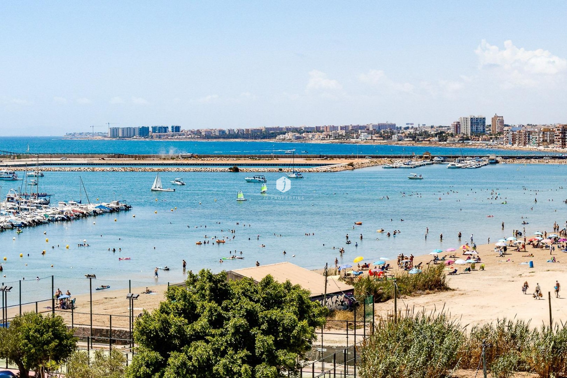 Z drugiej ręki - Mieszkanie w bloku -
Torrevieja - Playa de los Naufragos