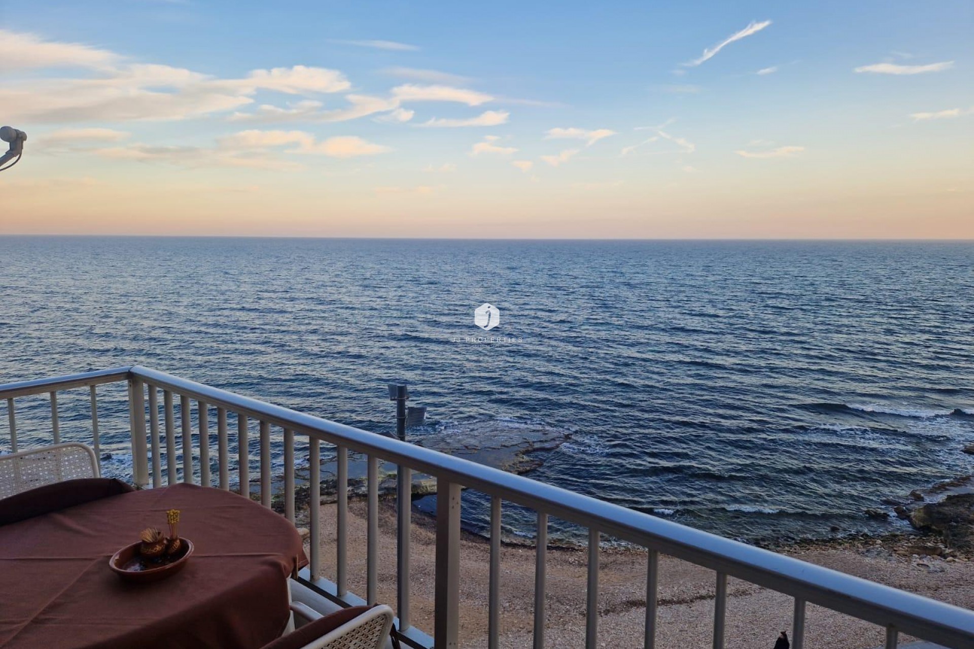 Z drugiej ręki - Mieszkanie w bloku -
Torrevieja - Playa del Cura