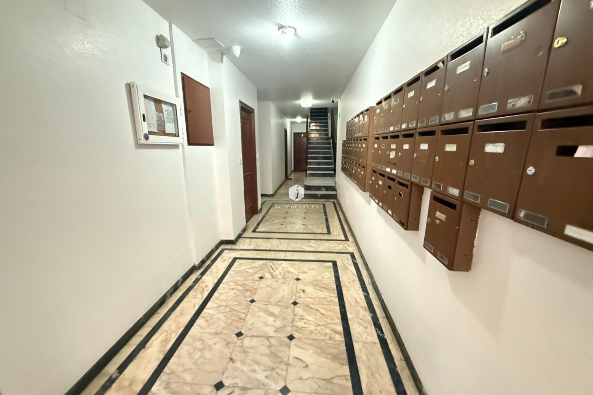 Z drugiej ręki - Mieszkanie w bloku -
Torrevieja - Playa del Cura