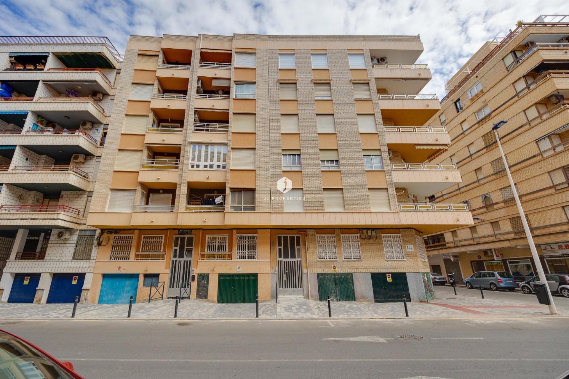 Z drugiej ręki - Mieszkanie w bloku -
Torrevieja - Playa del Cura