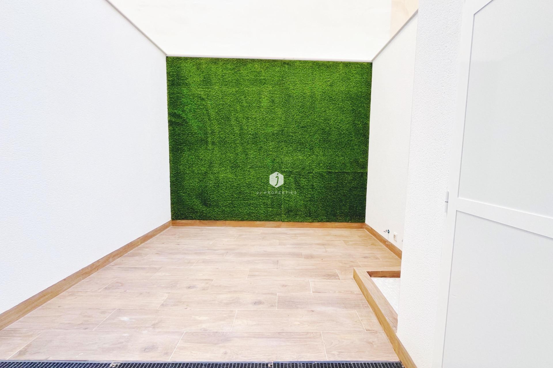 Z drugiej ręki - Mieszkanie w bloku -
Torrevieja - Playa del Cura