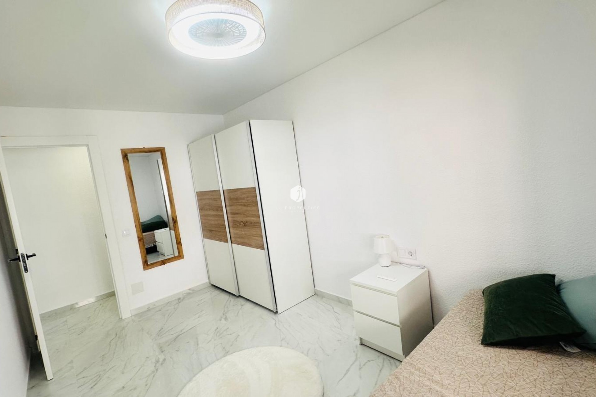 Z drugiej ręki - Mieszkanie w bloku -
Torrevieja - Playa del Cura