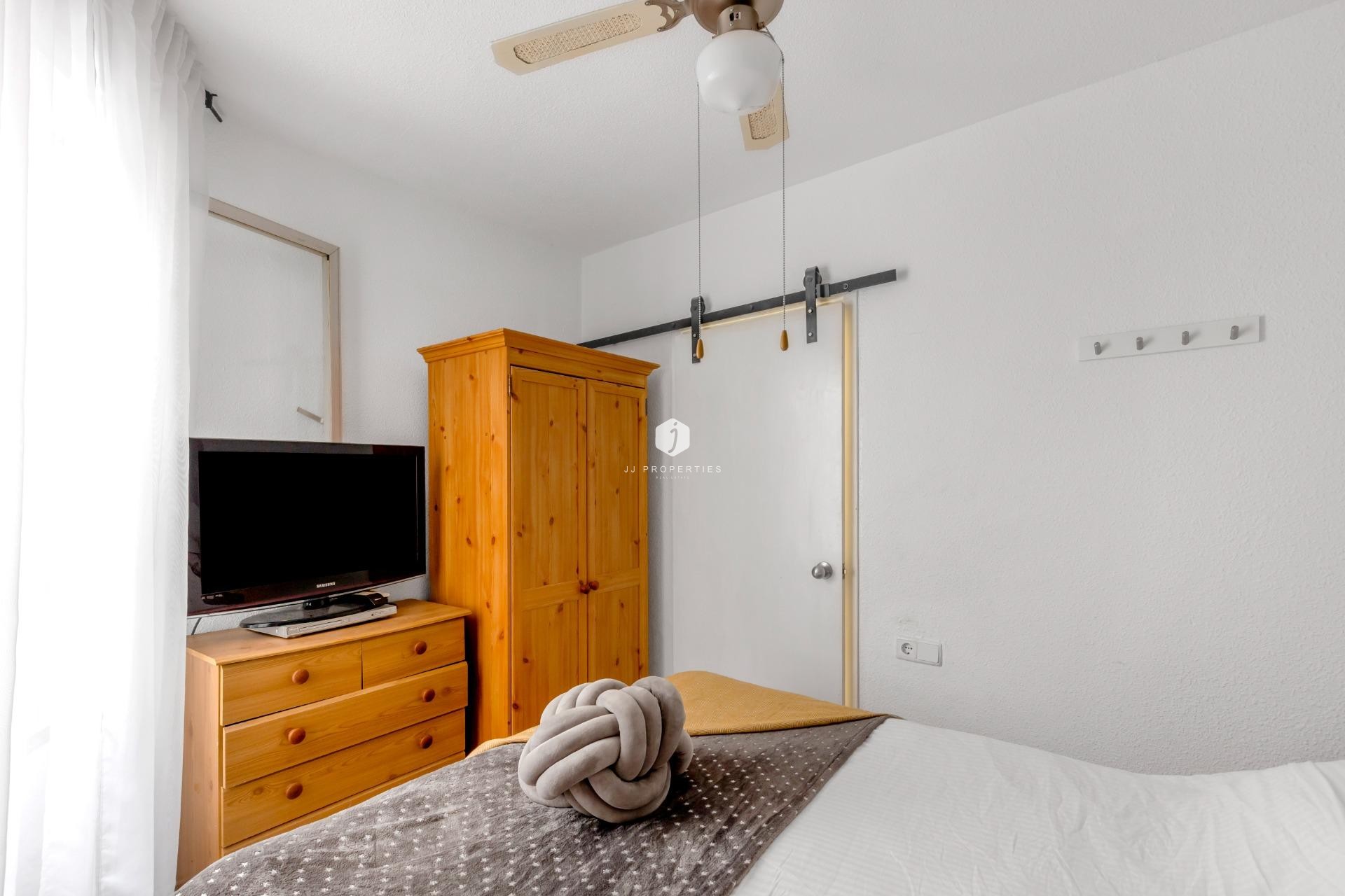 Z drugiej ręki - Mieszkanie w bloku -
Torrevieja - Playa del Cura